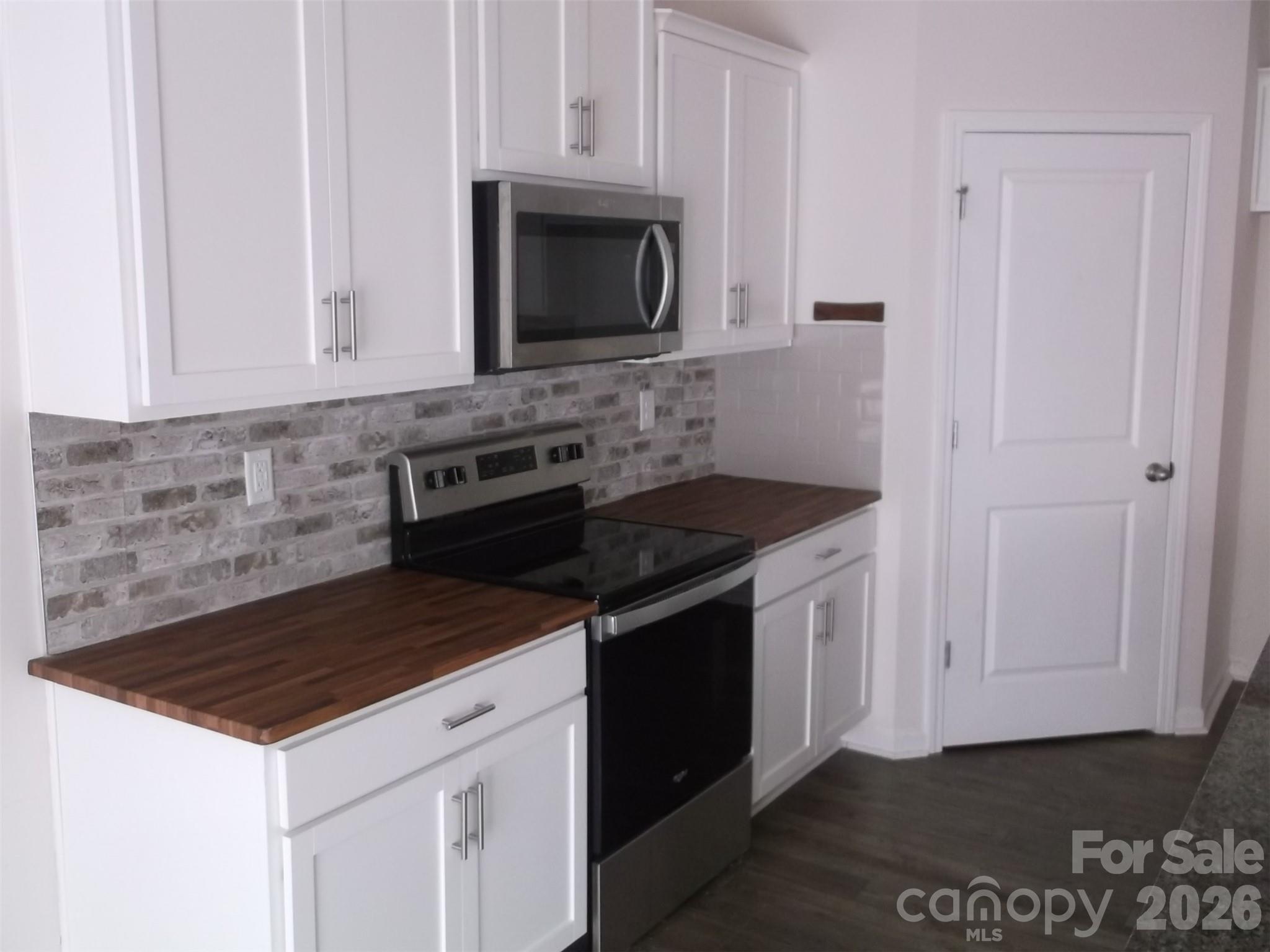 214 Wildflower Drive 26 Property Photo 6