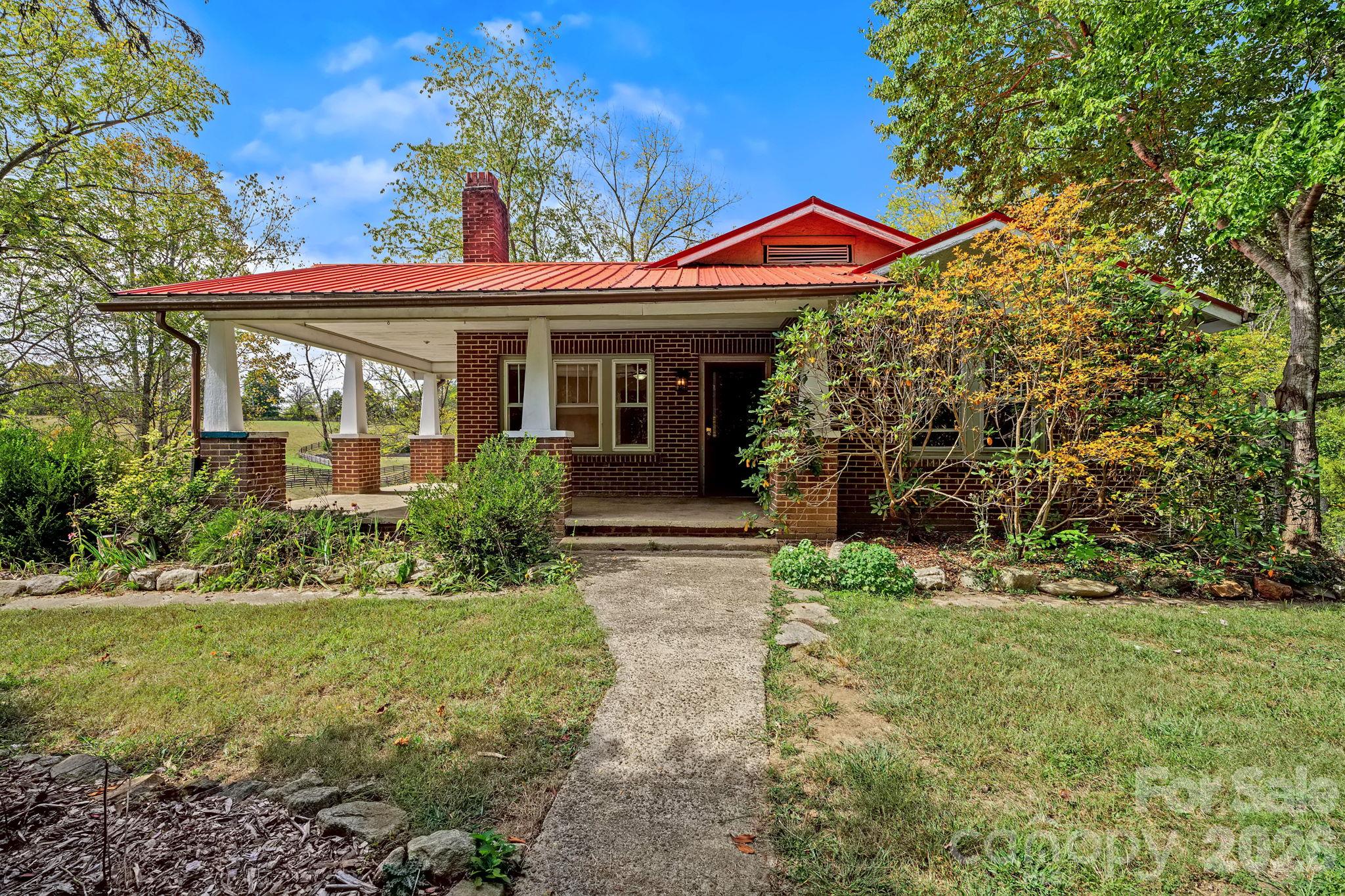 1305 Jenkins Valley Road Property Photo 4