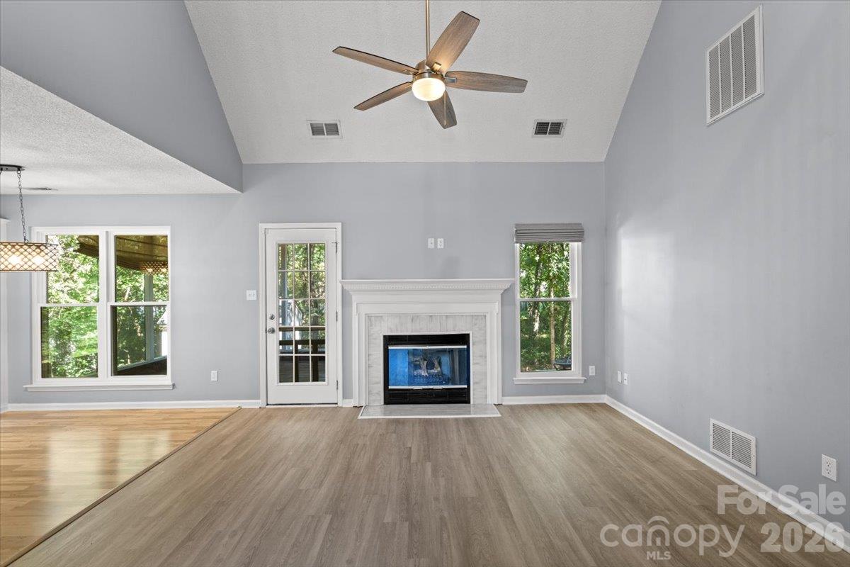 3688 Lake Spring Avenue Property Photo 7