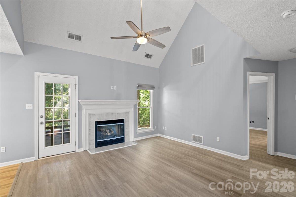 3688 Lake Spring Avenue Property Photo 8