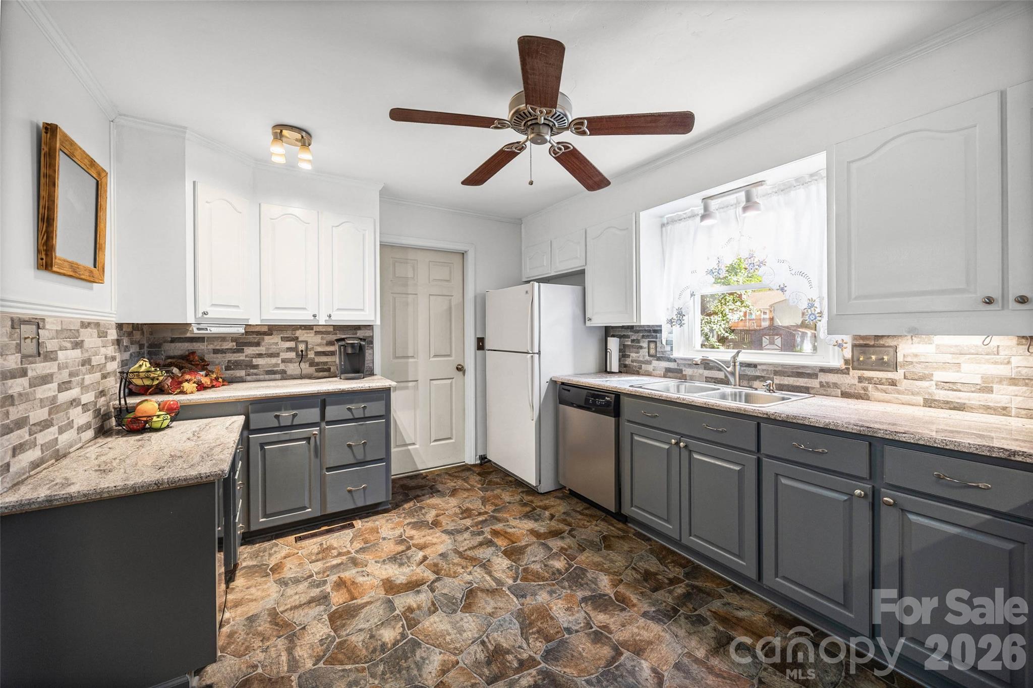 419 Holly Drive Property Photo 12