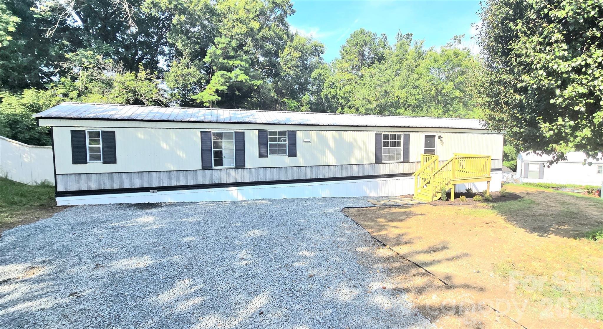 968 Cy Circle Property Photo 1