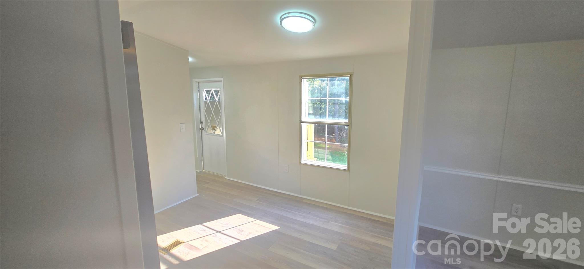 968 Cy Circle Property Photo 4