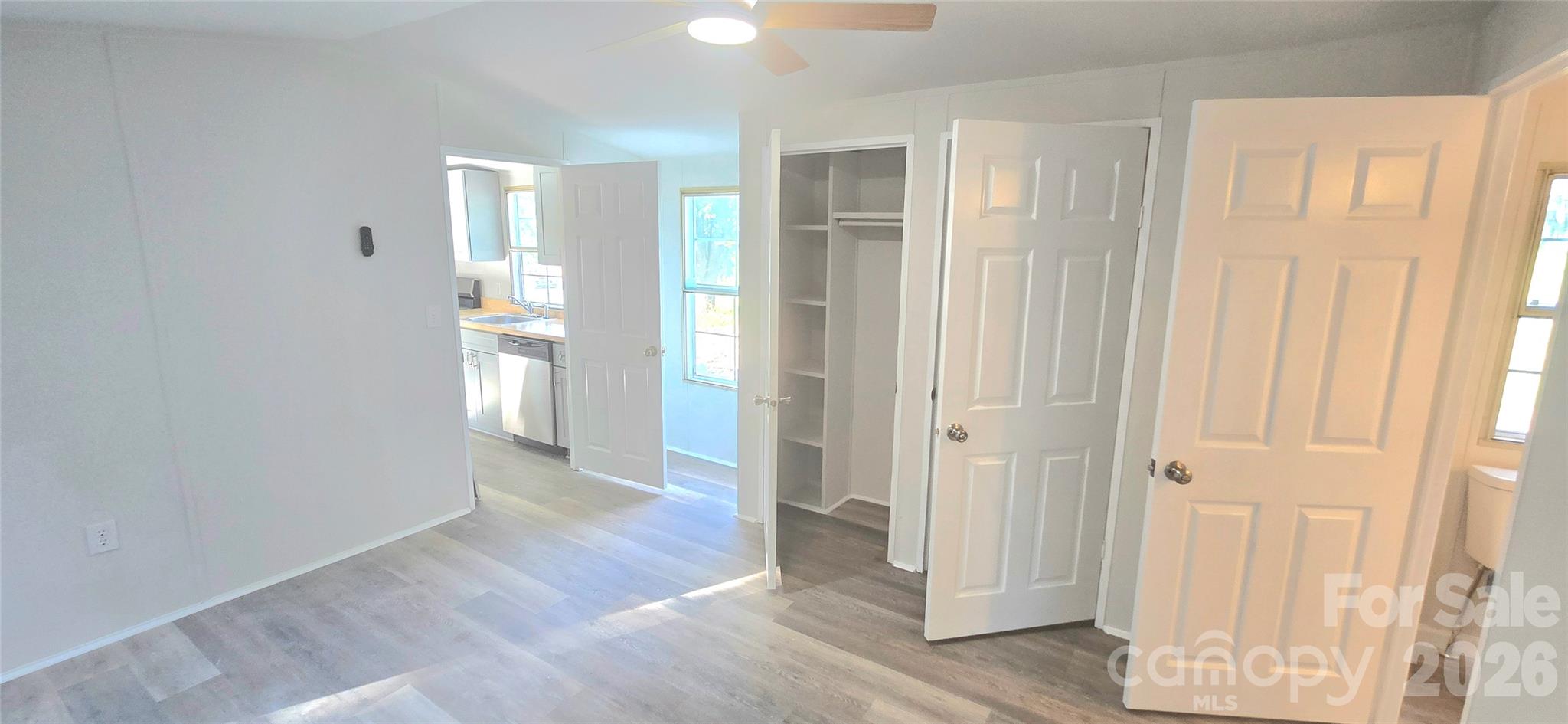 968 Cy Circle Property Photo 6