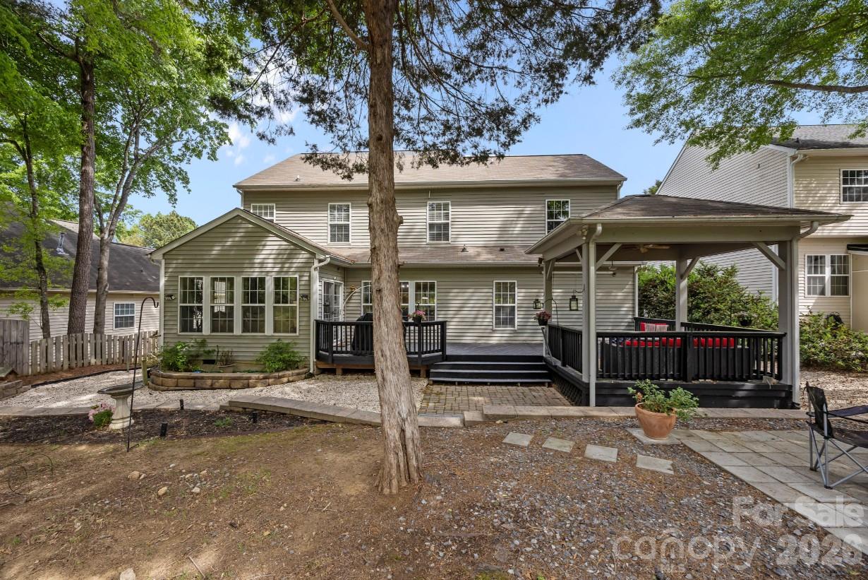 1317 Shimmer Light Circle Property Photo 2