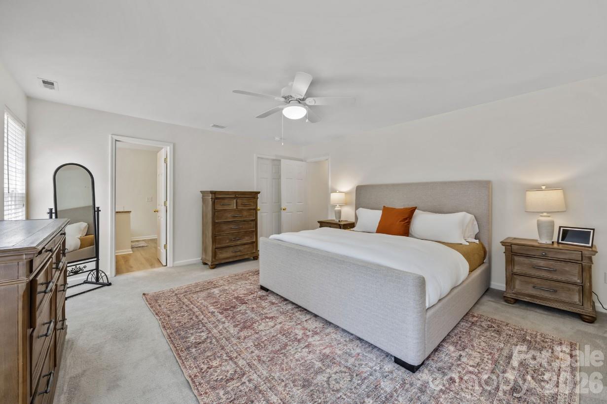 1317 Shimmer Light Circle Property Photo 6