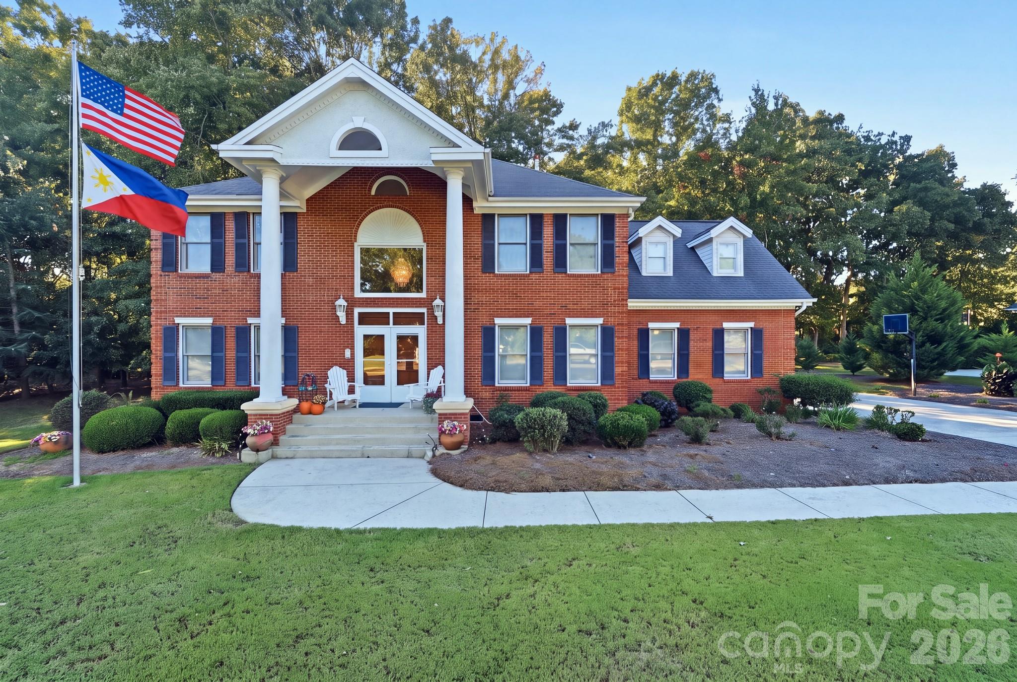 1121 Hillshire Meadow Drive Property Photo 1