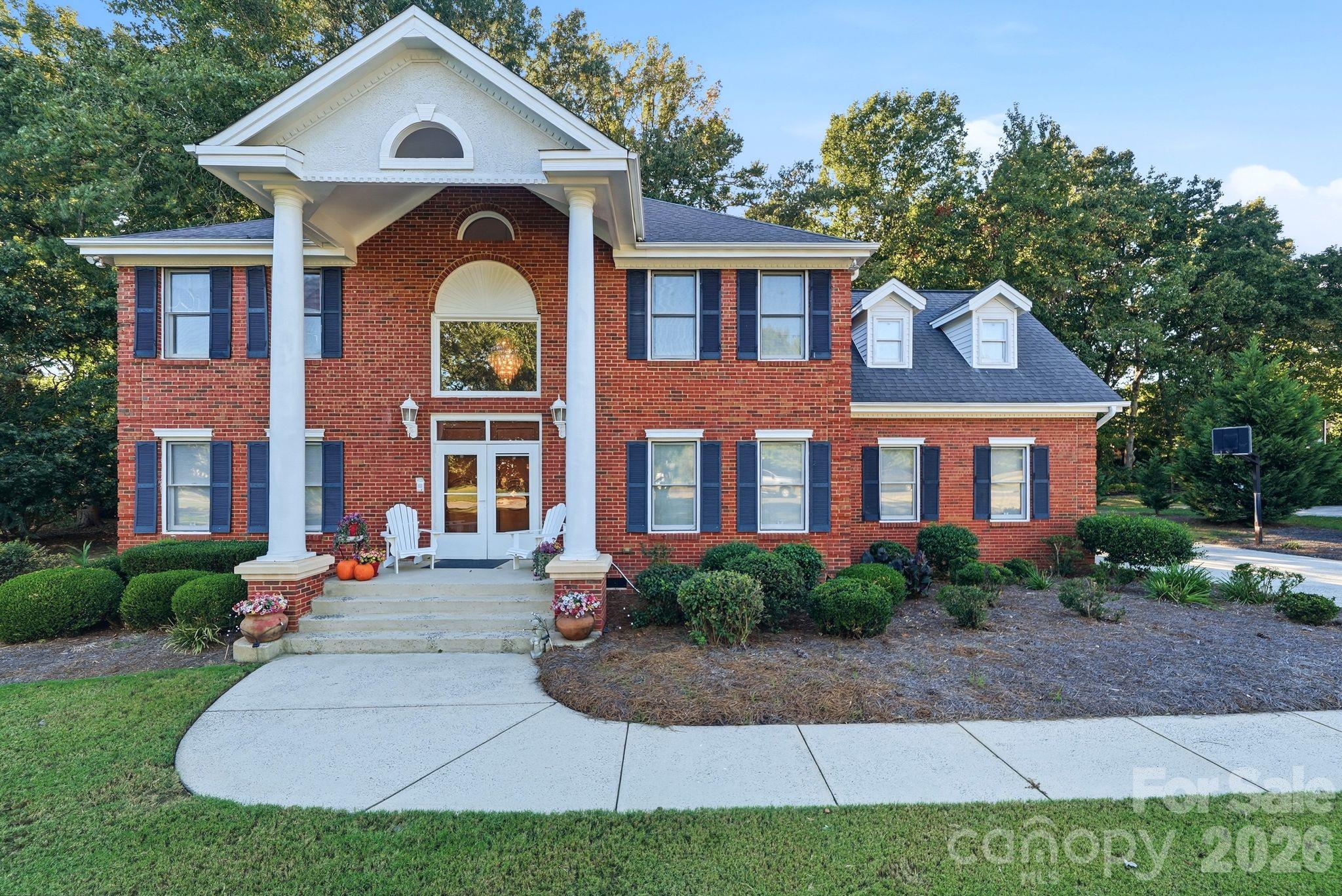 1121 Hillshire Meadow Drive Property Photo 3