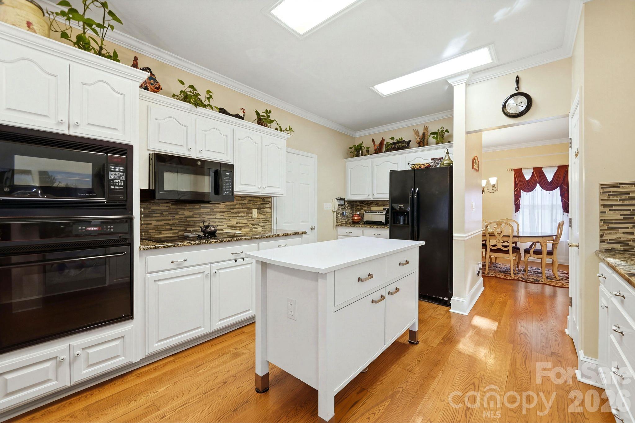 1121 Hillshire Meadow Drive Property Photo 17