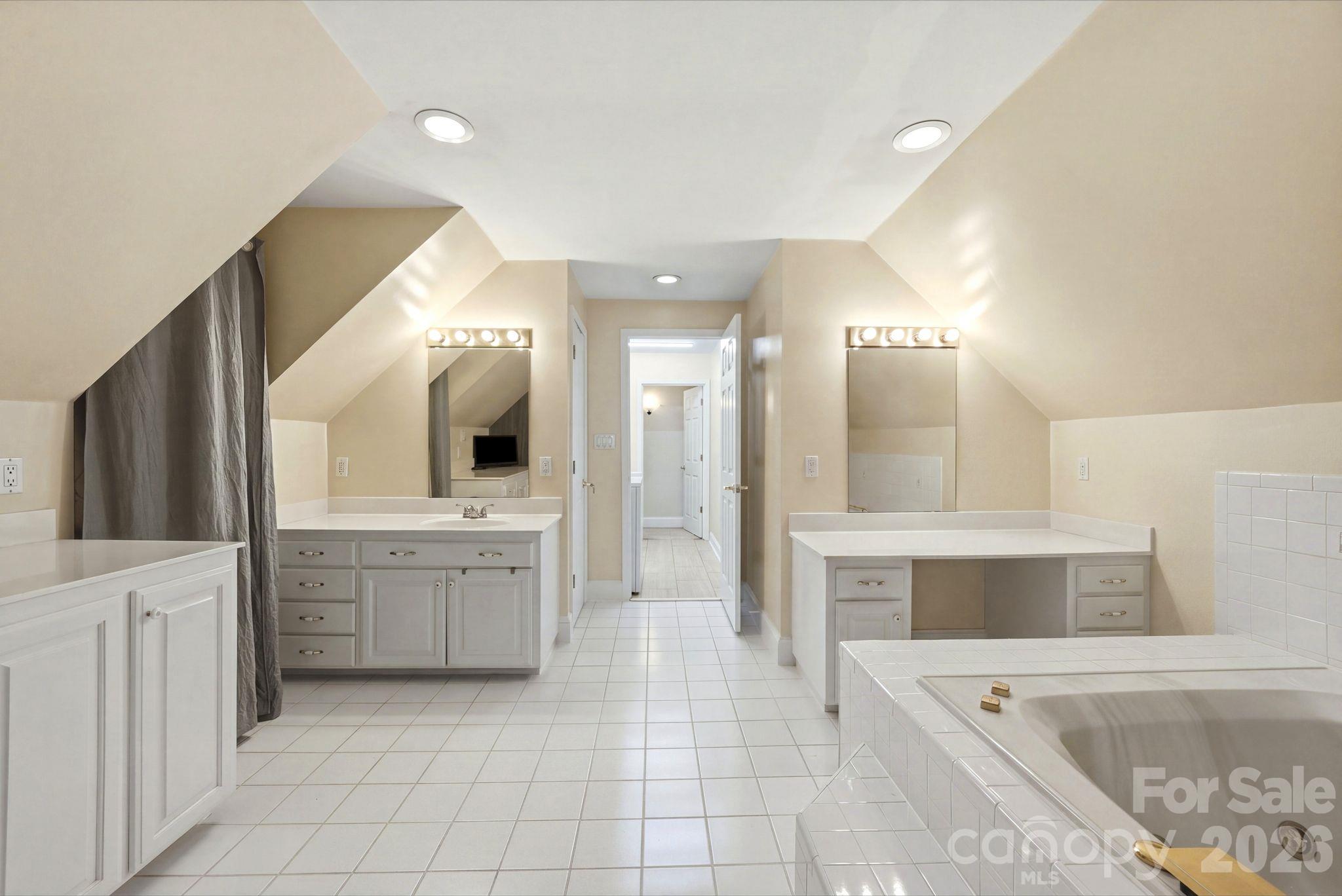 1121 Hillshire Meadow Drive Property Photo 35