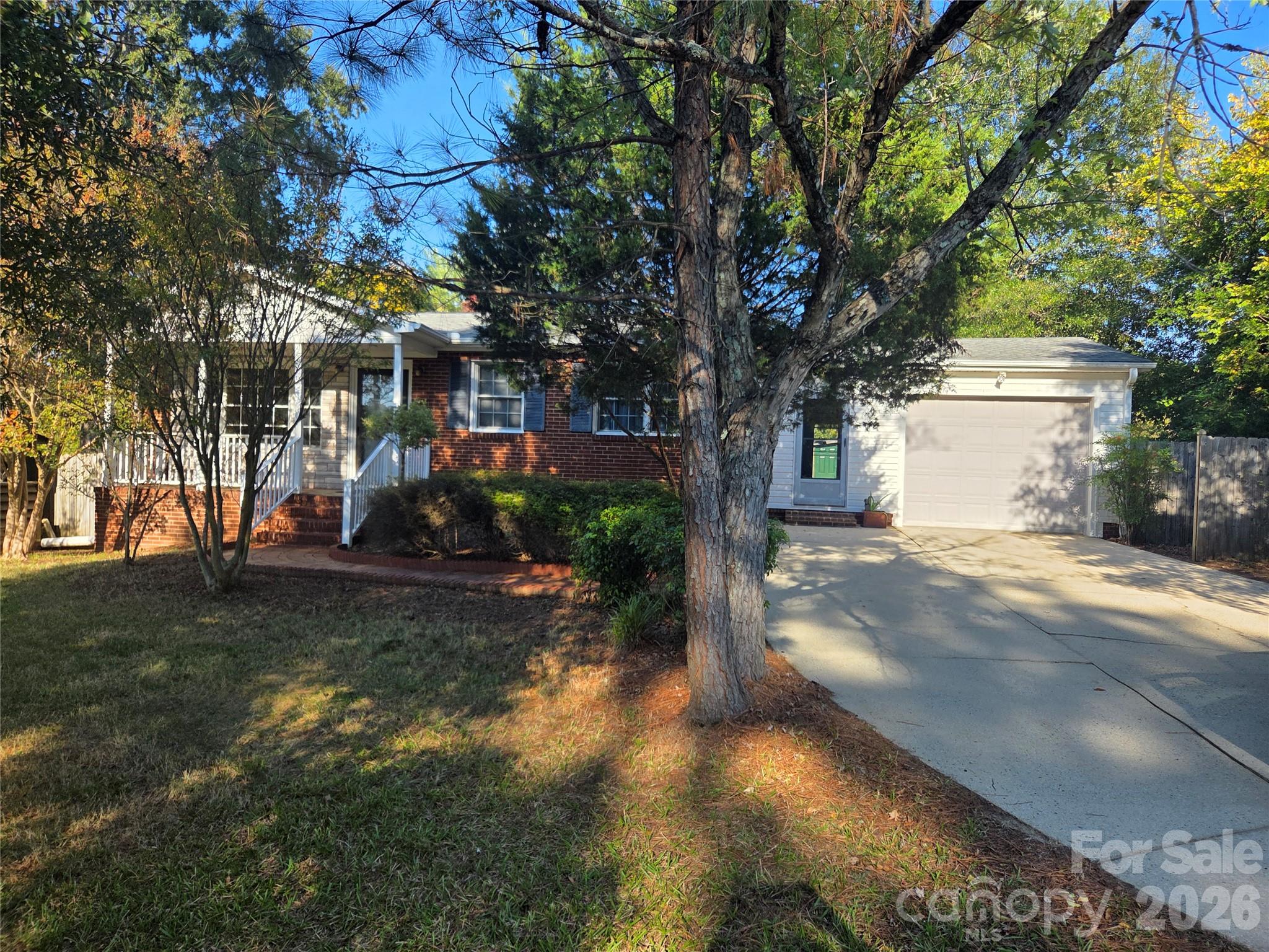 120 Glenwood Drive Property Photo 1