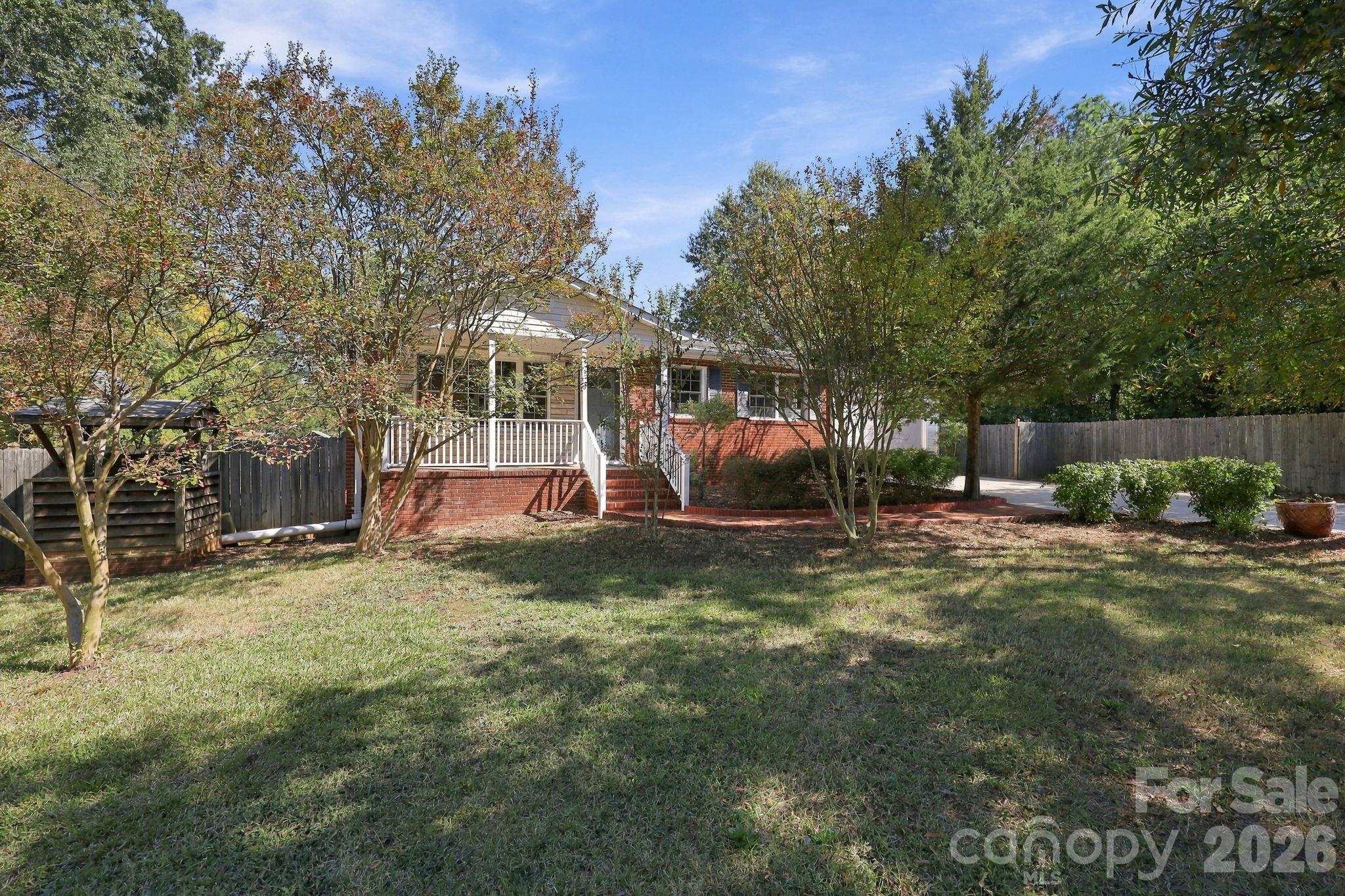 120 Glenwood Drive Property Photo 2
