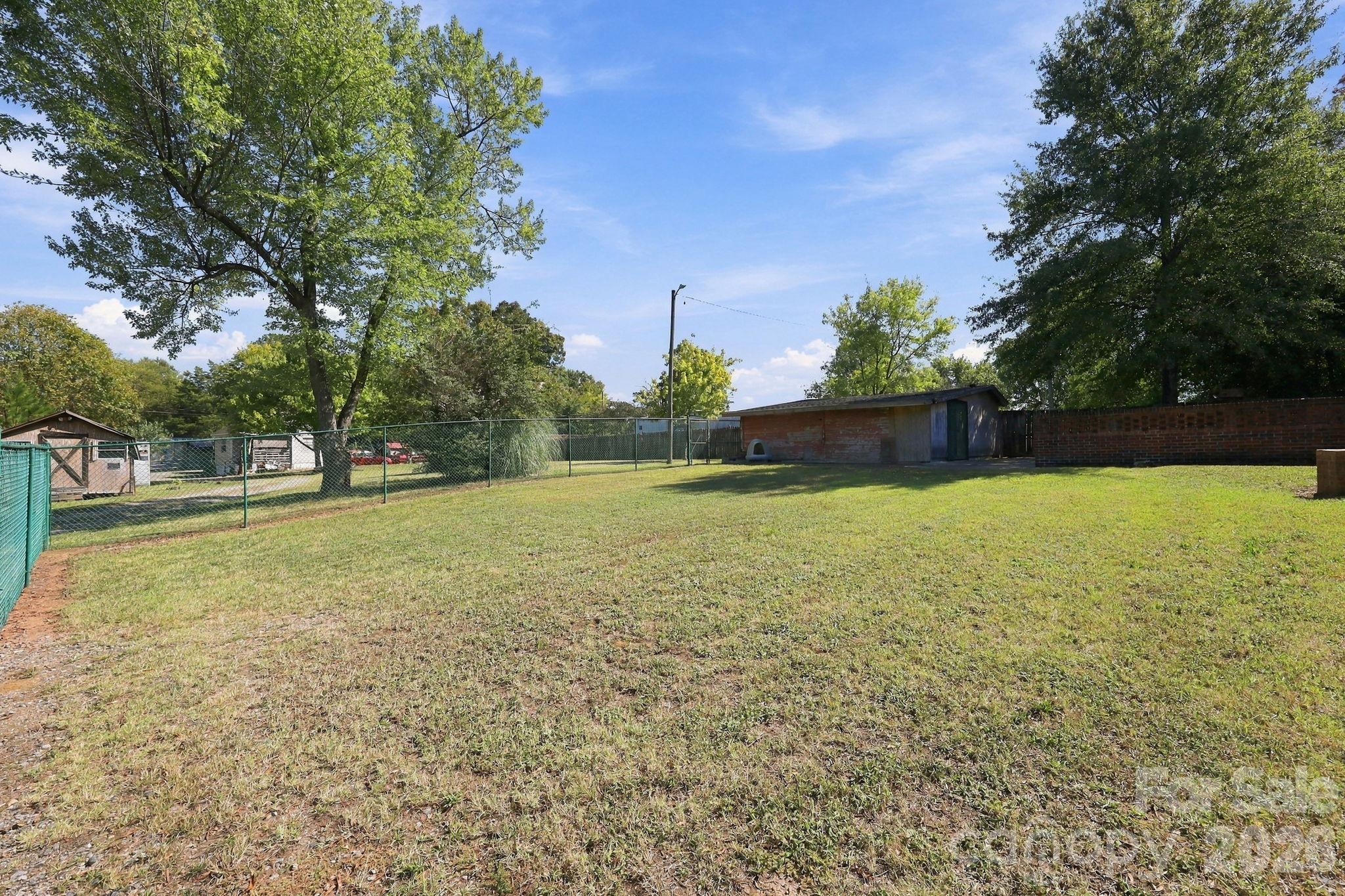 120 Glenwood Drive Property Photo 5
