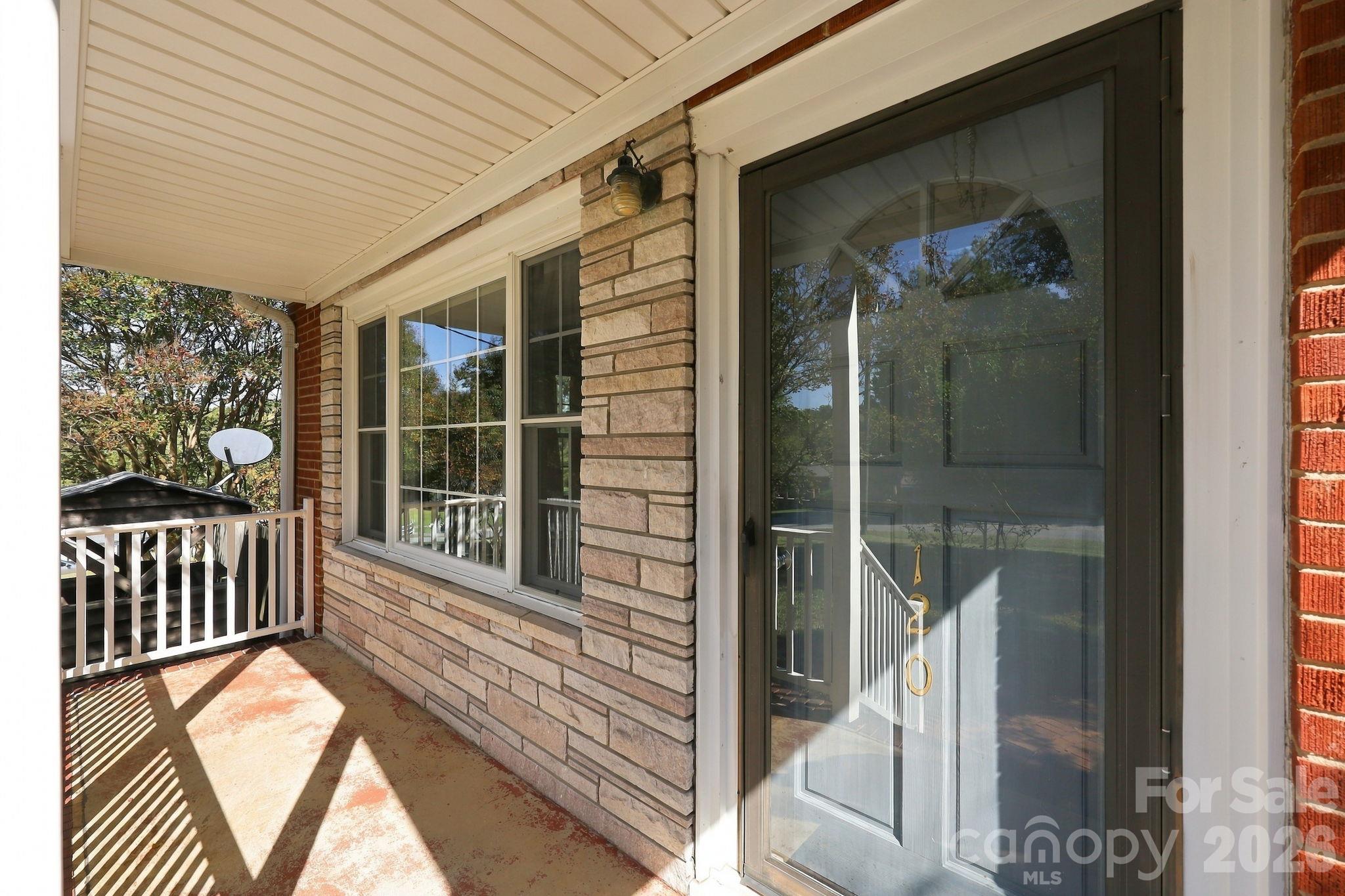 120 Glenwood Drive Property Photo 10