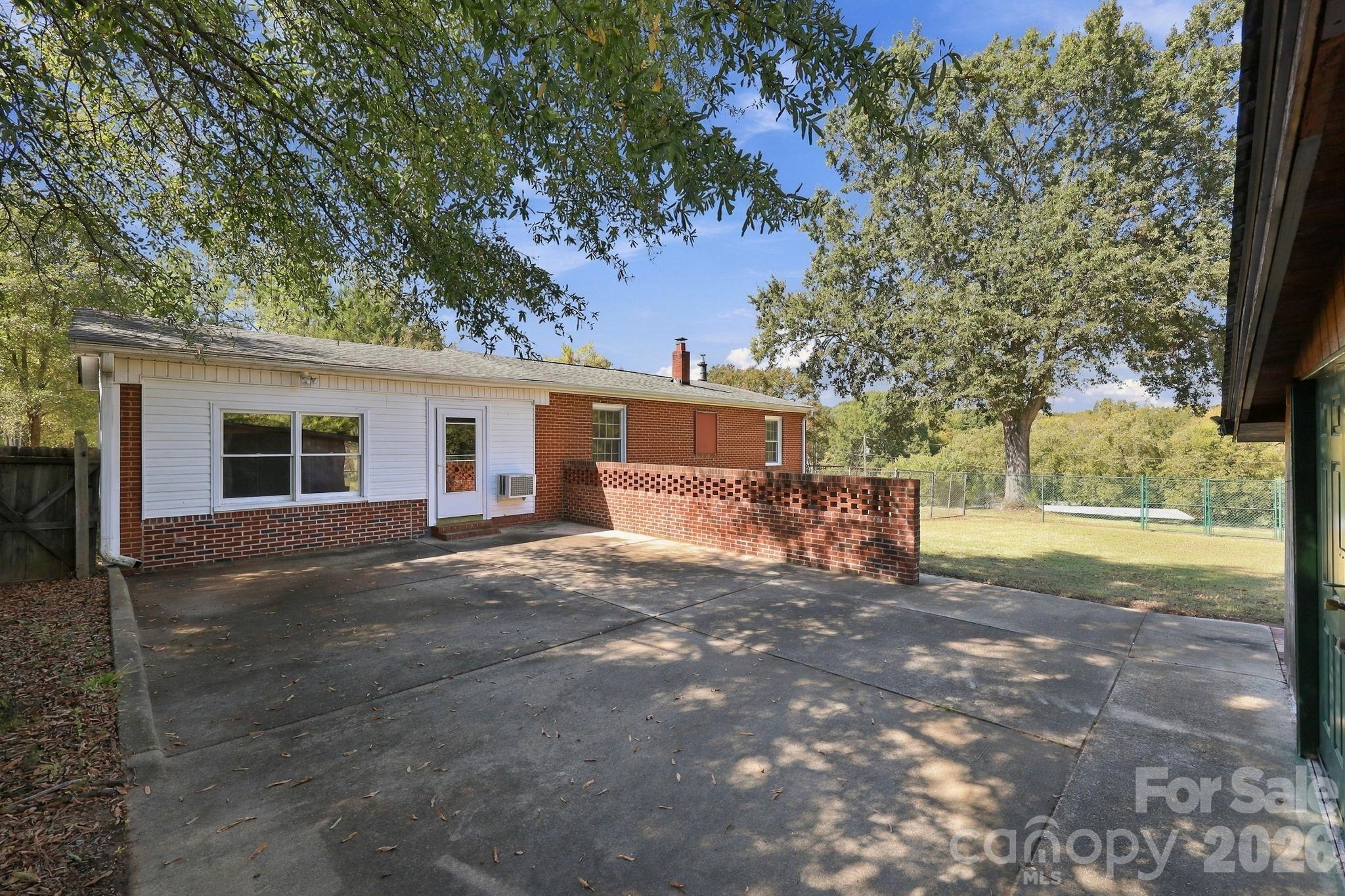 120 Glenwood Drive Property Photo 11