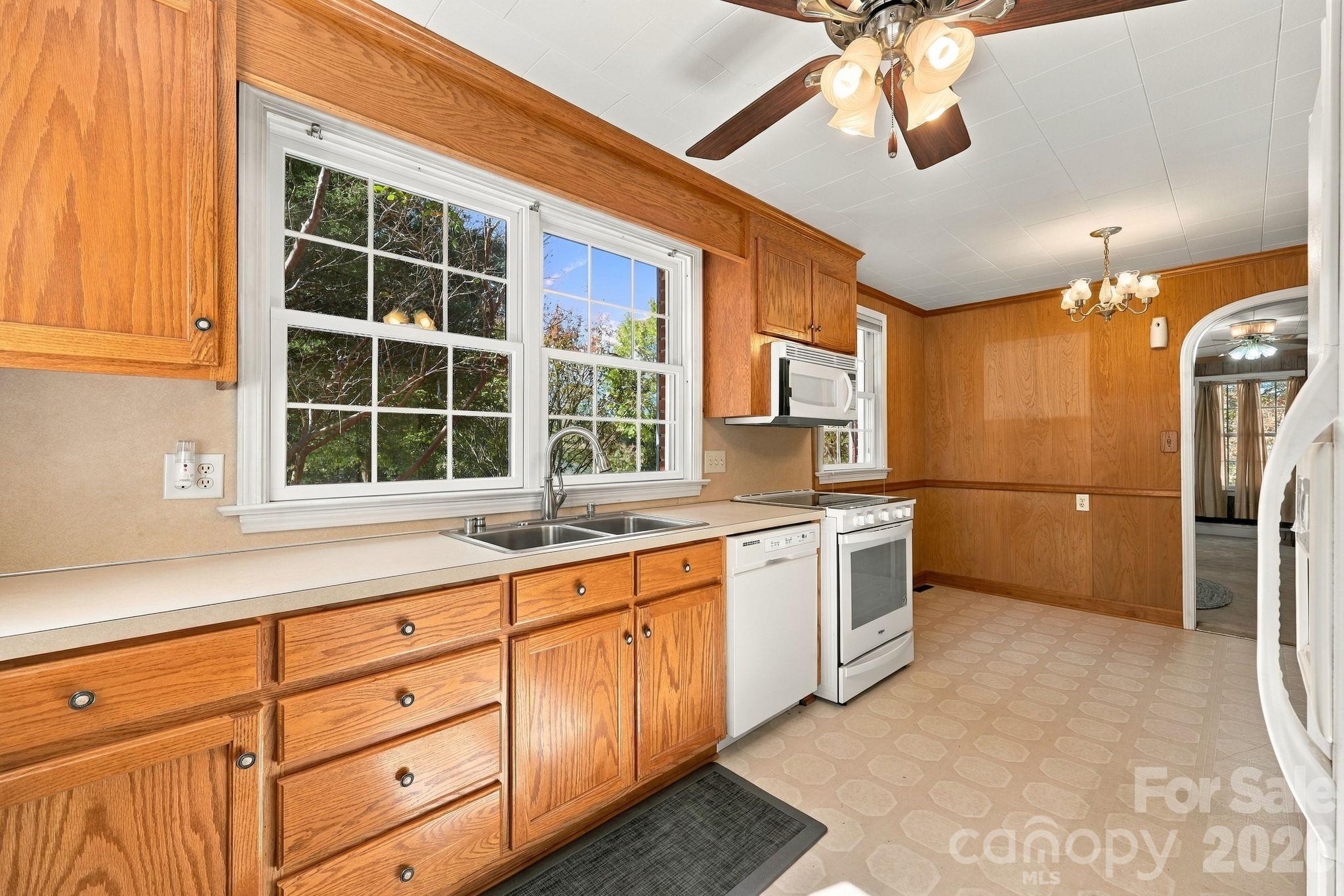 120 Glenwood Drive Property Photo 20