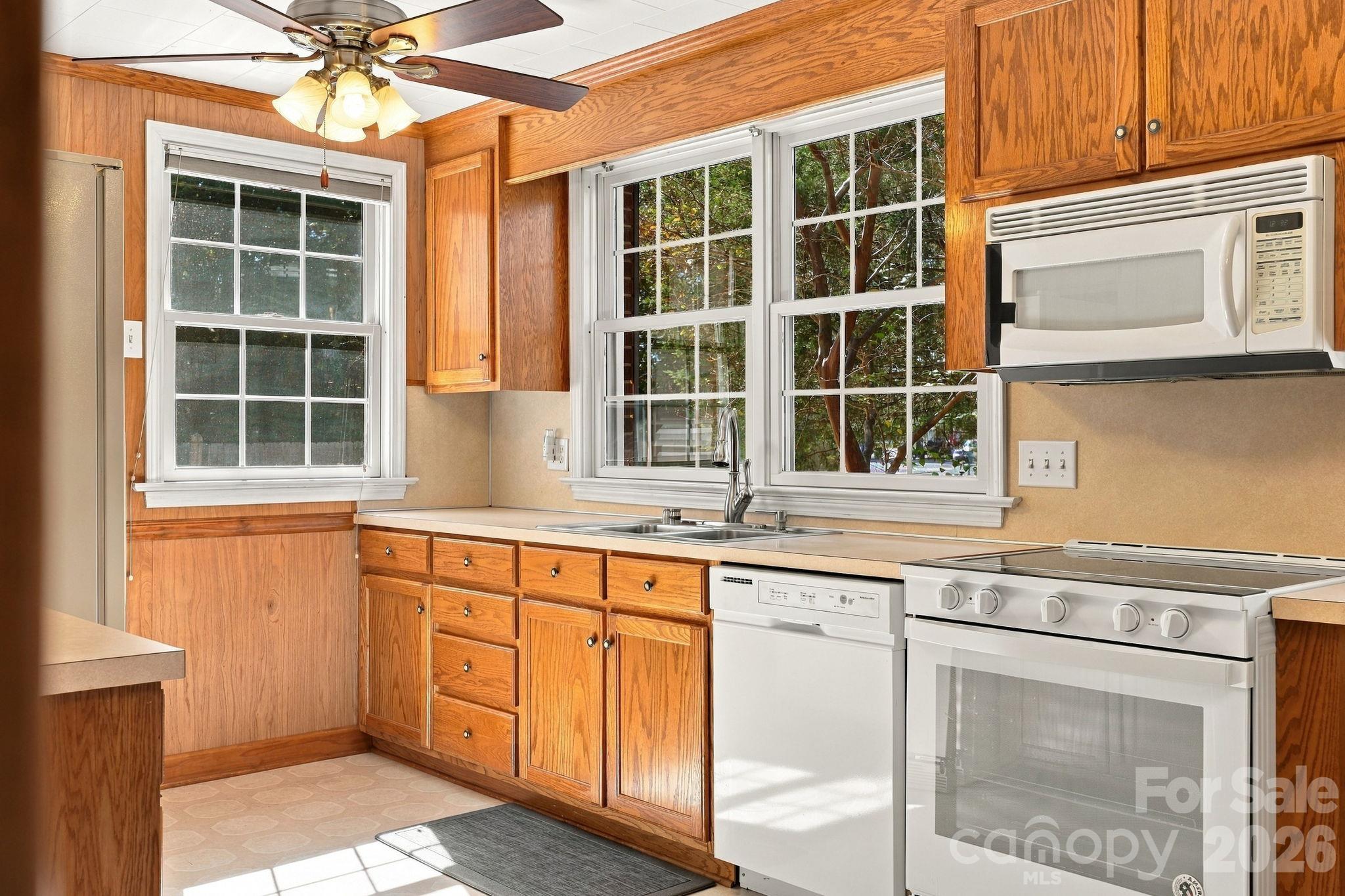120 Glenwood Drive Property Photo 21