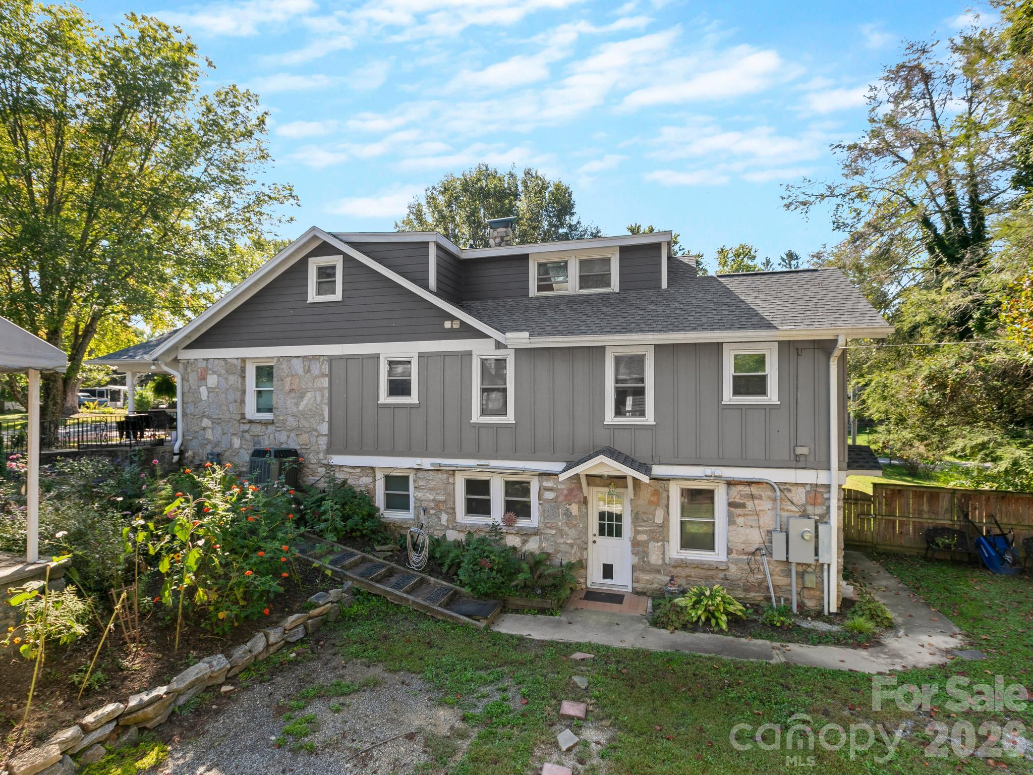 389 Courtland Boulevard Property Photo 33