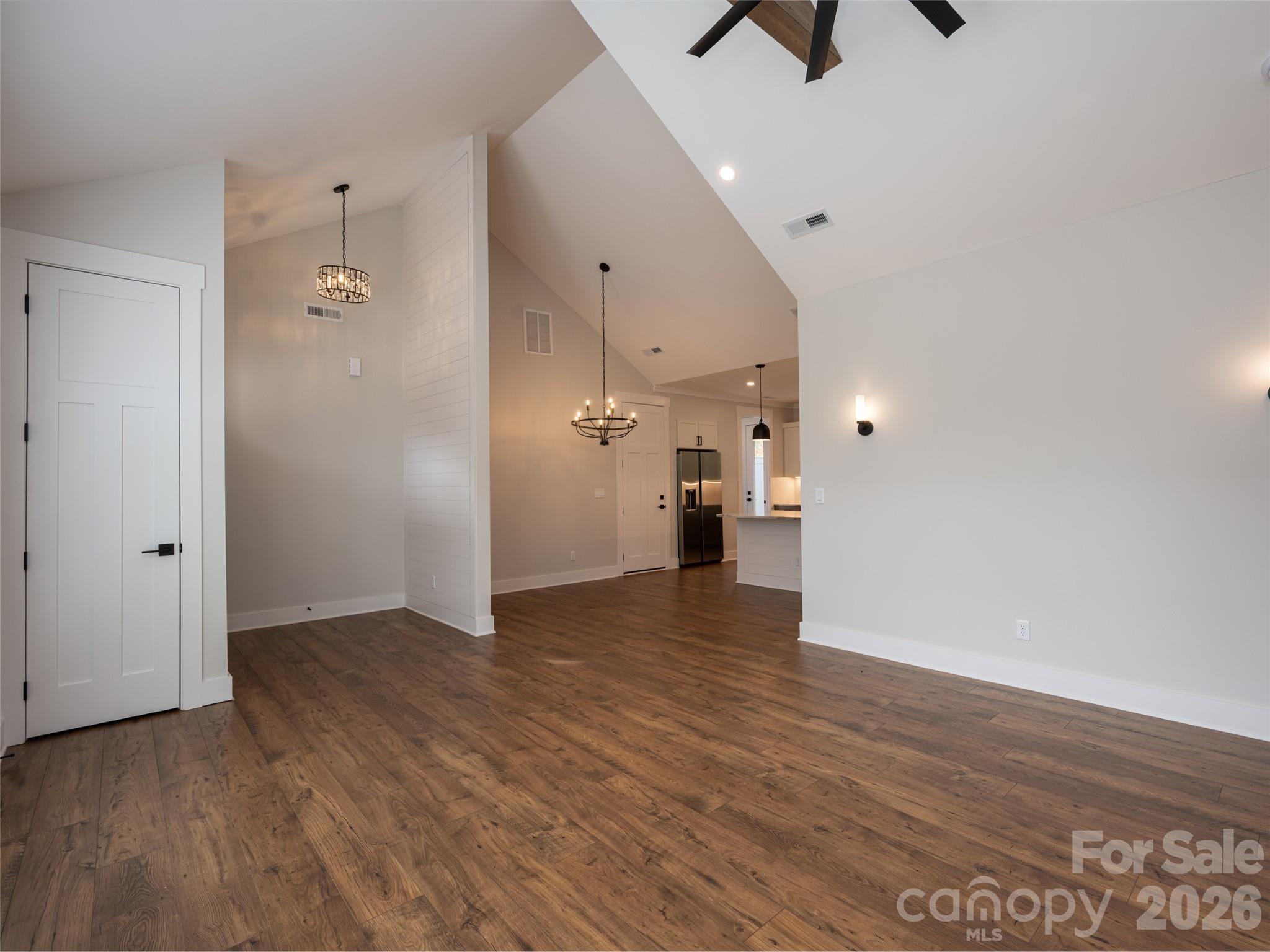 8 Heartleaf Circle Property Photo 8