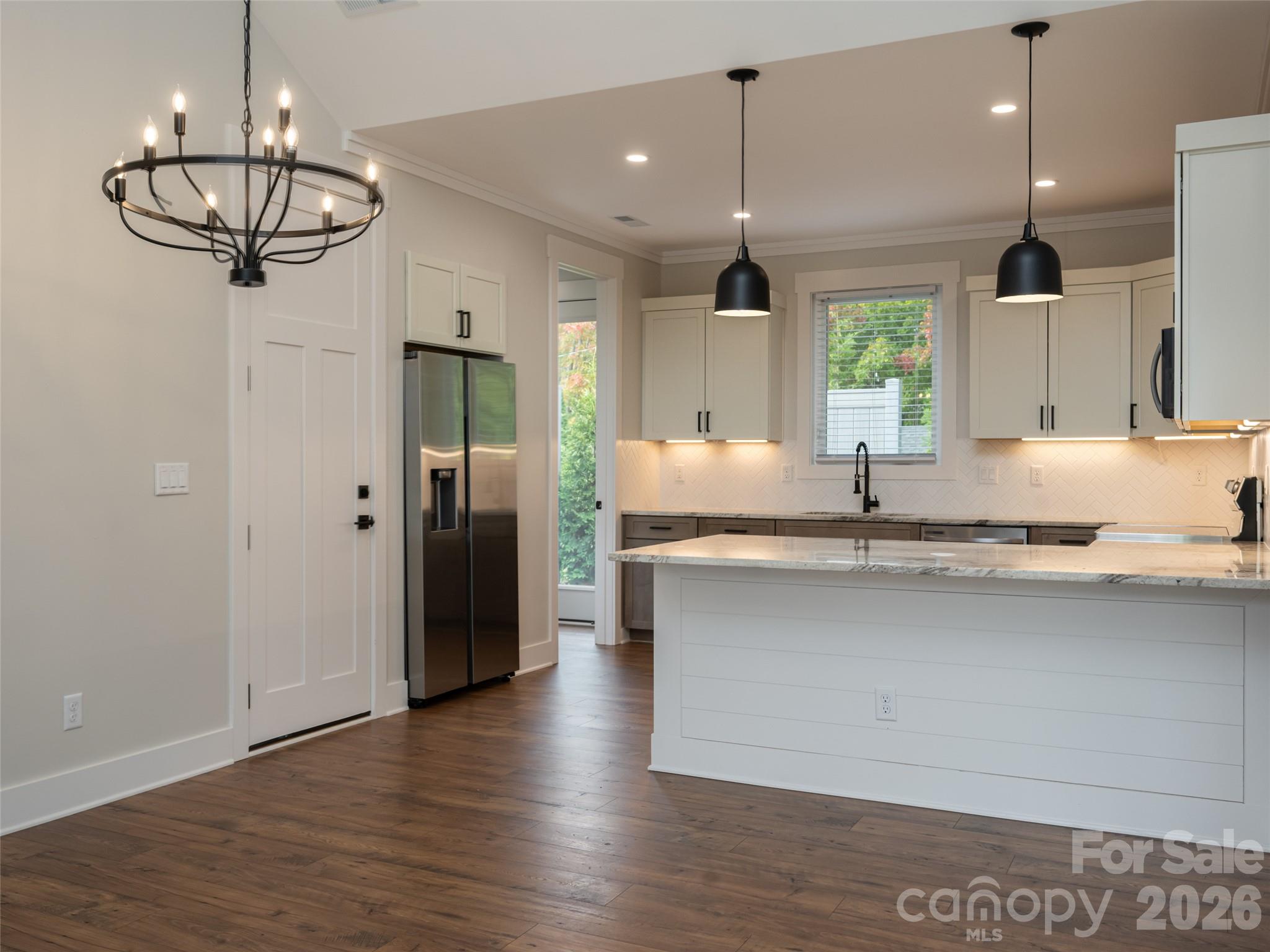 8 Heartleaf Circle Property Photo 10