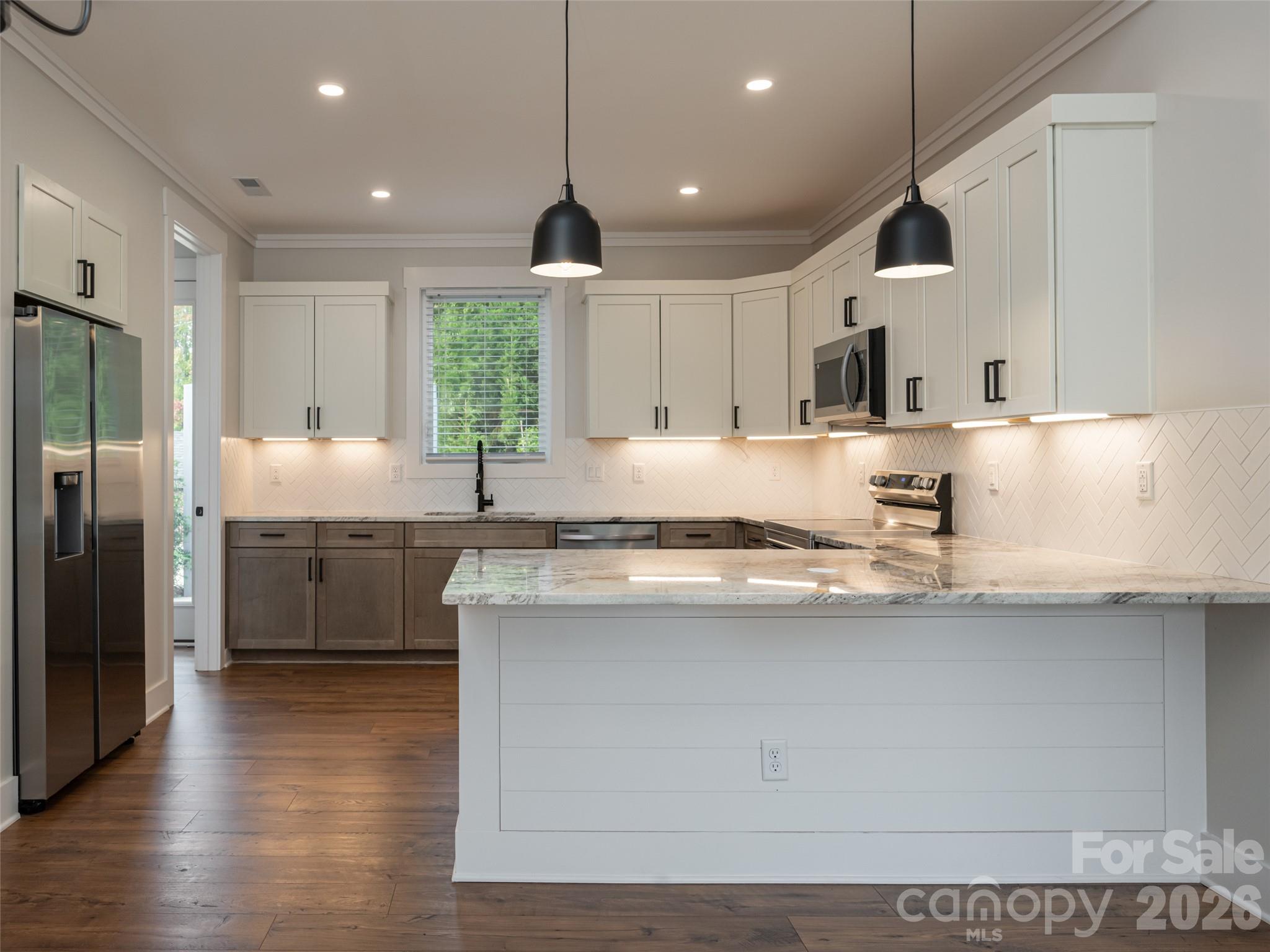 8 Heartleaf Circle Property Photo 11