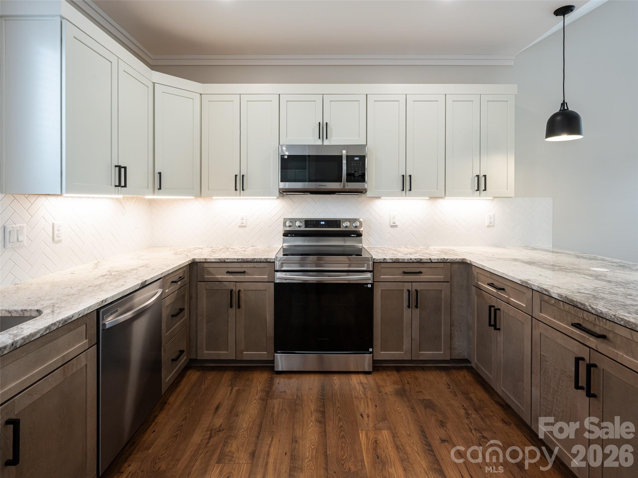 8 Heartleaf Circle Property Photo 15
