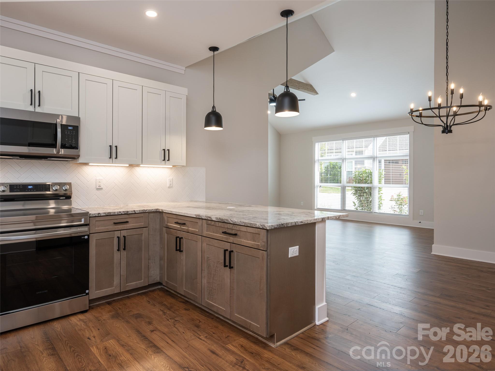8 Heartleaf Circle Property Photo 17