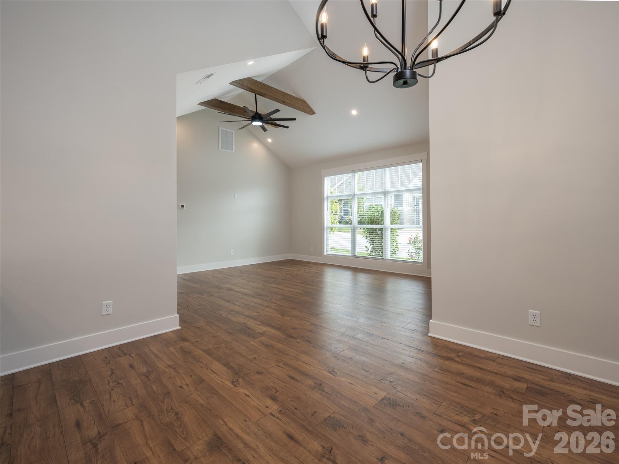 8 Heartleaf Circle Property Photo 18