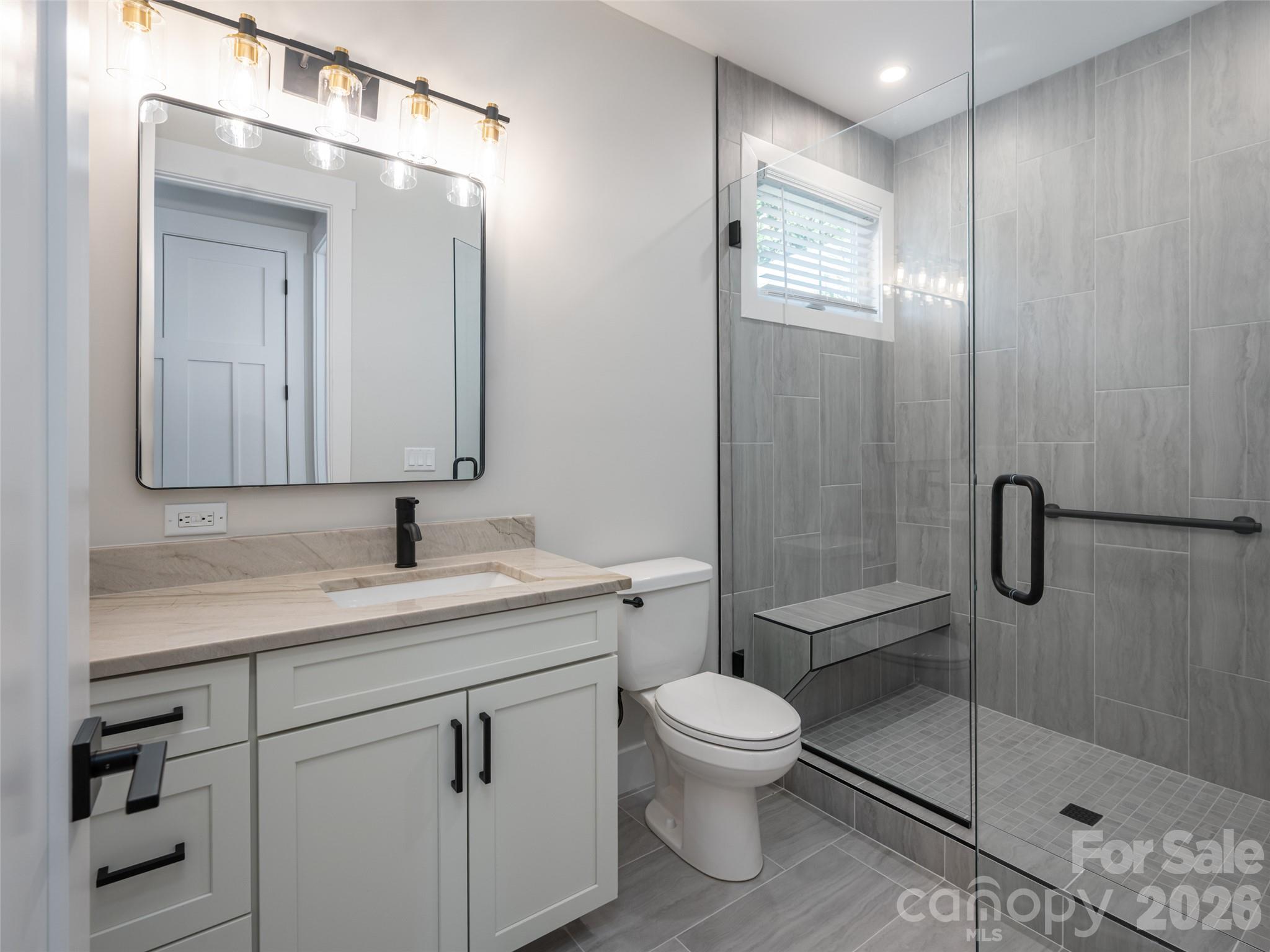 8 Heartleaf Circle Property Photo 27