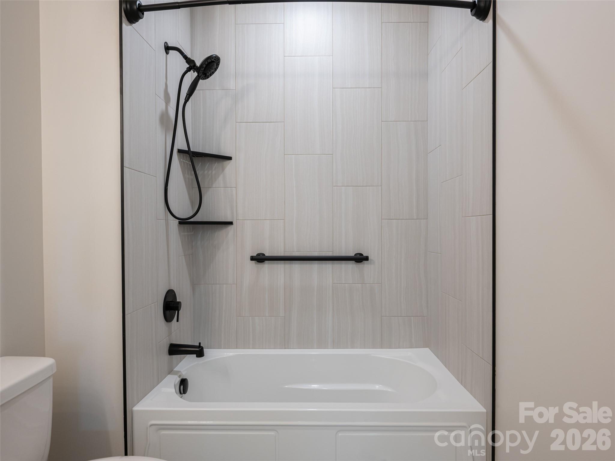 8 Heartleaf Circle Property Photo 33