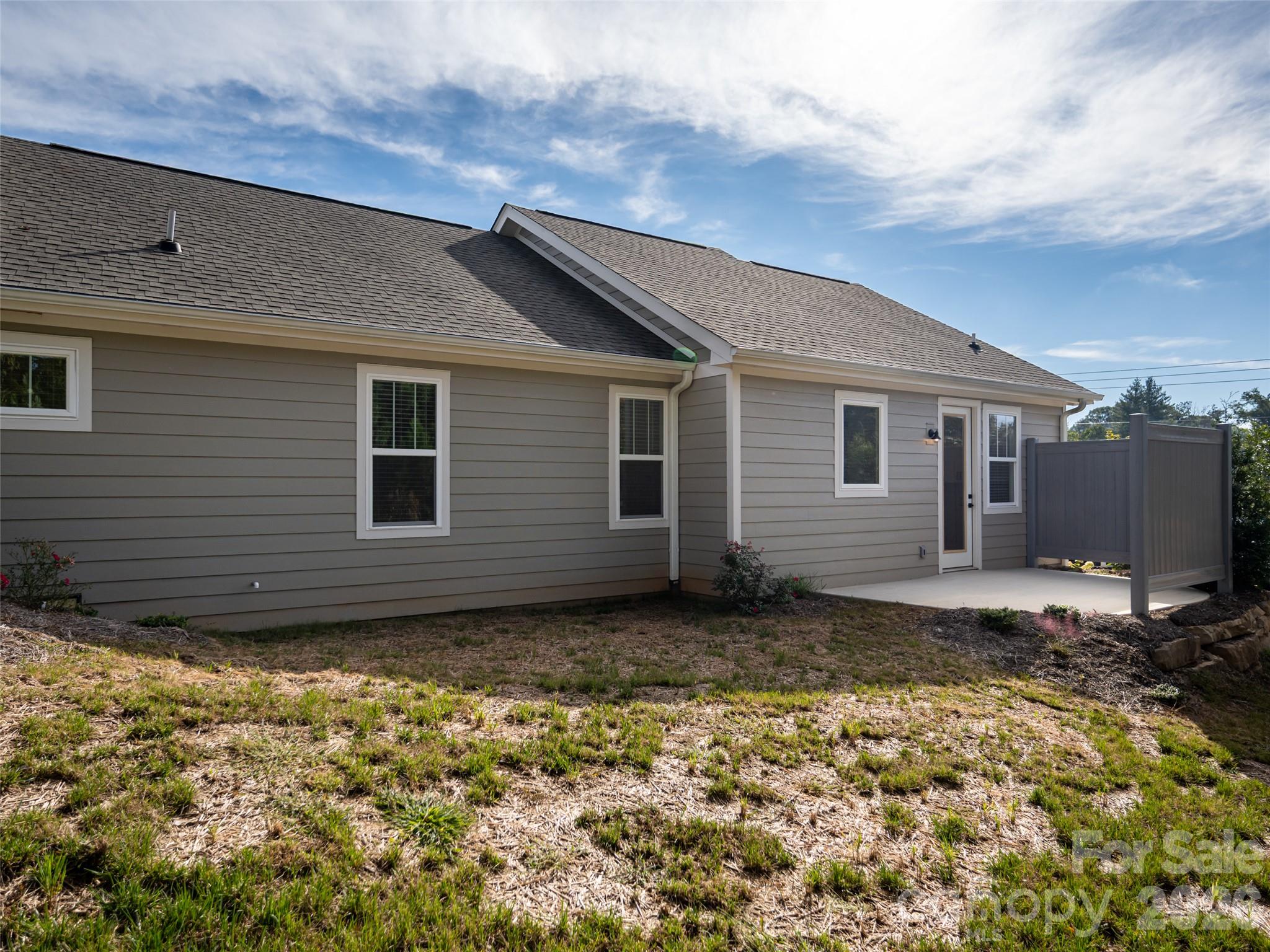 8 Heartleaf Circle Property Photo 38