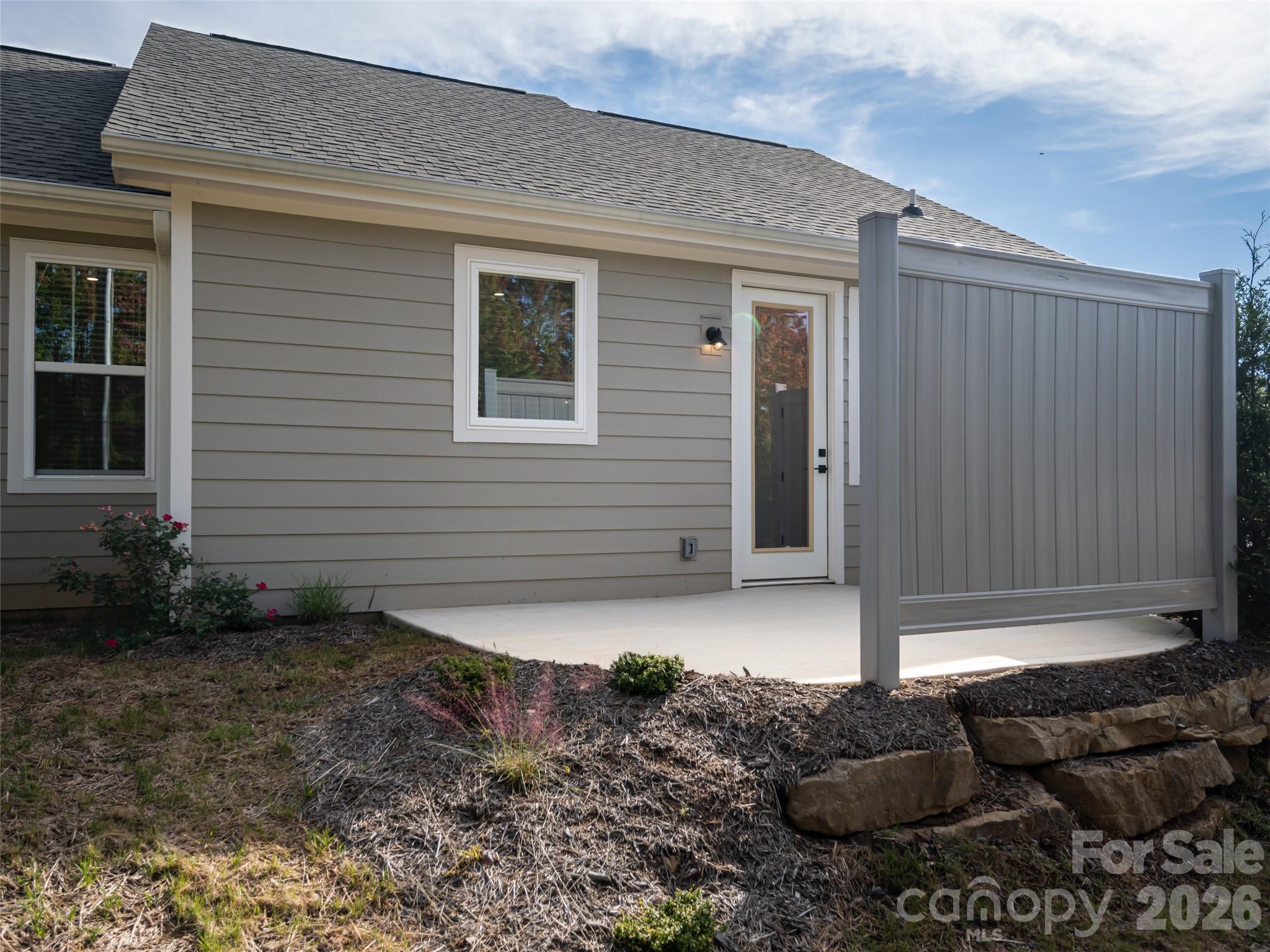 8 Heartleaf Circle Property Photo 39