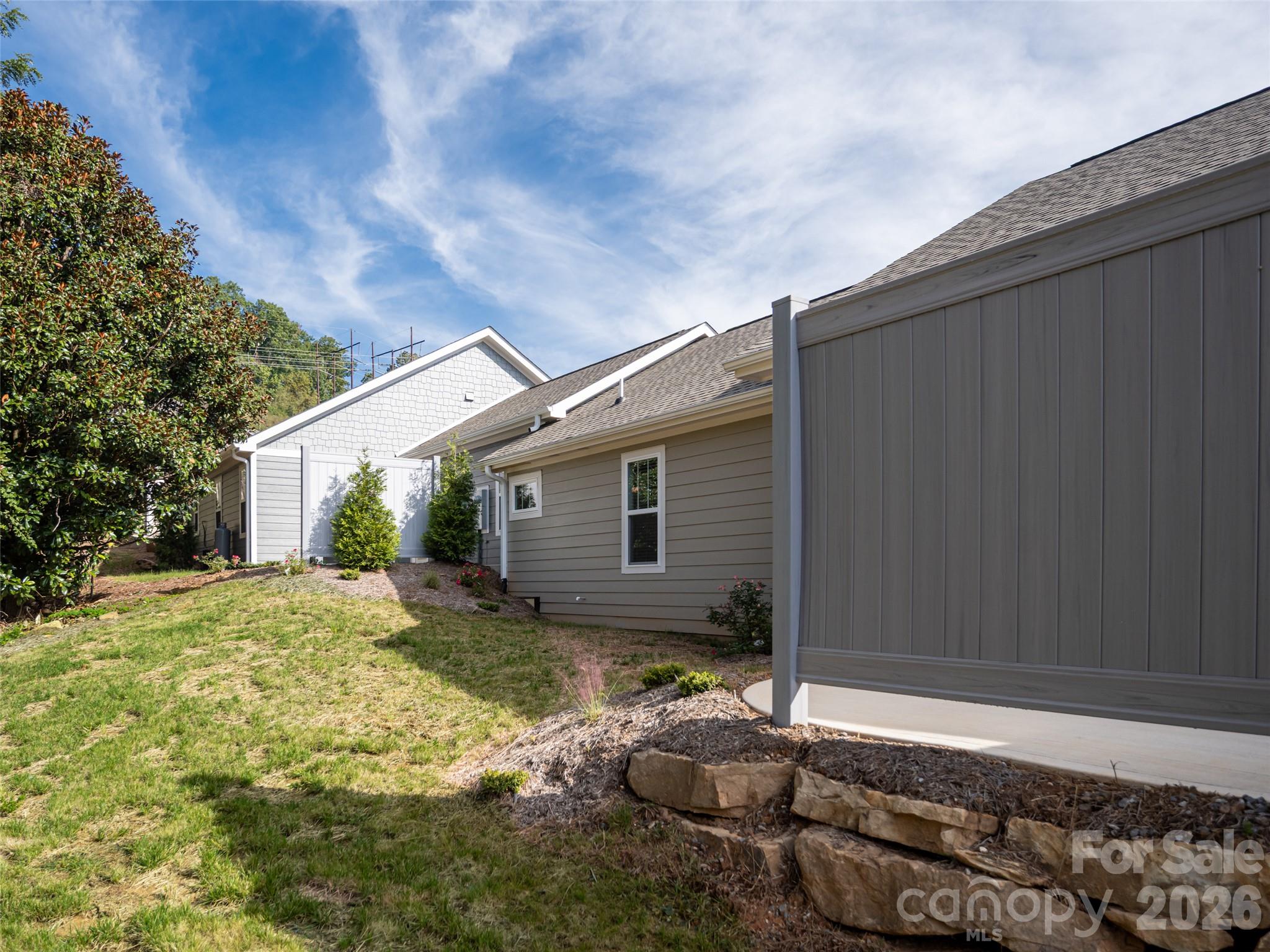 8 Heartleaf Circle Property Photo 41