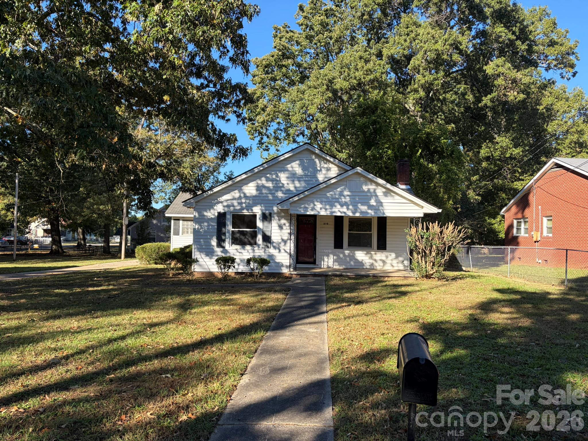 310 Coggins Avenue Property Photo 1