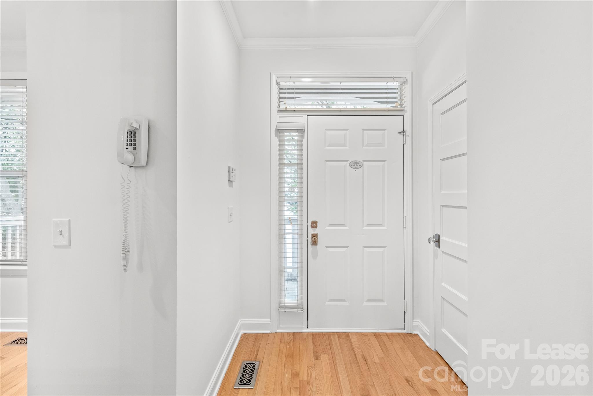 821 W 4th Street Property Photo 4