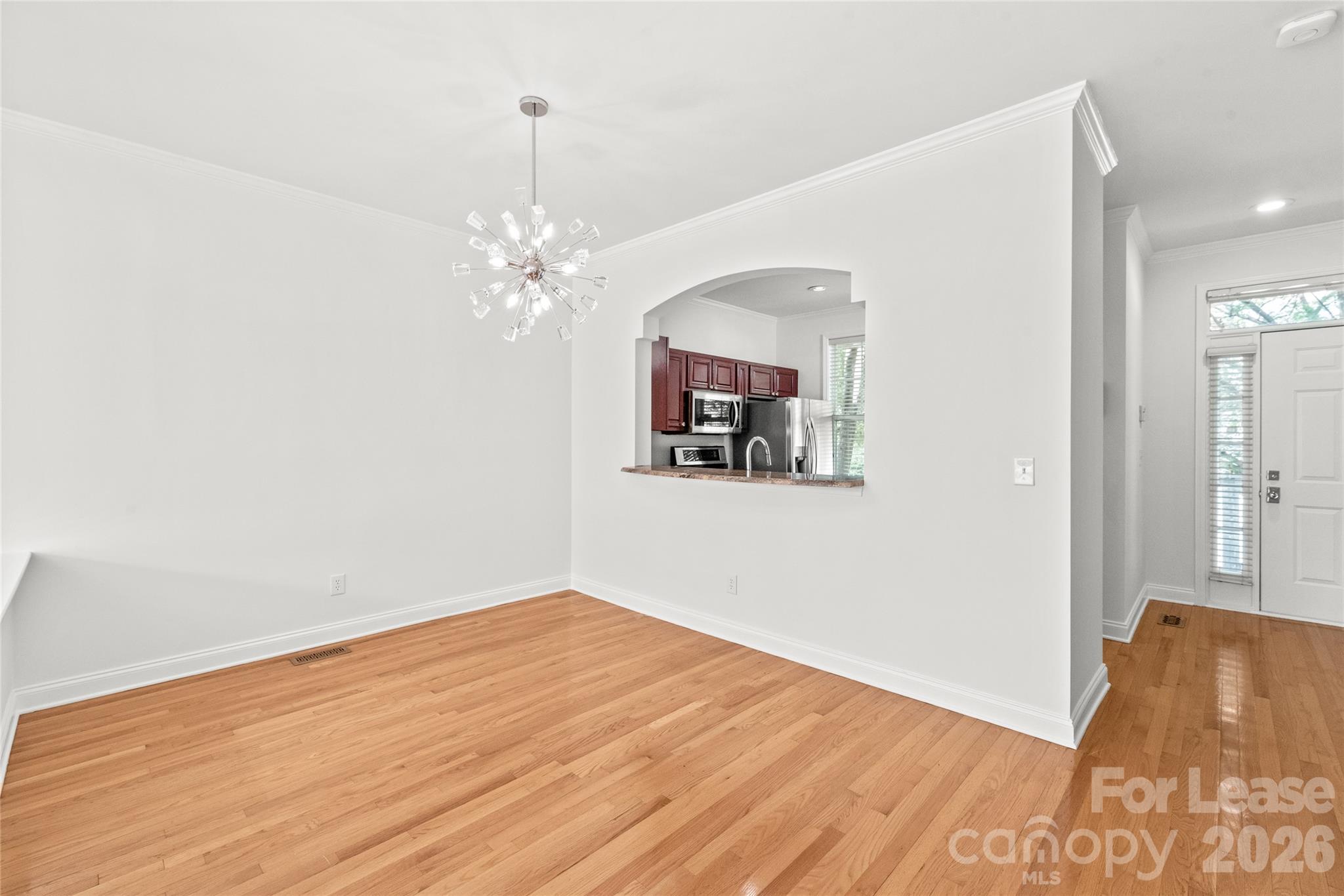 821 W 4th Street Property Photo 11