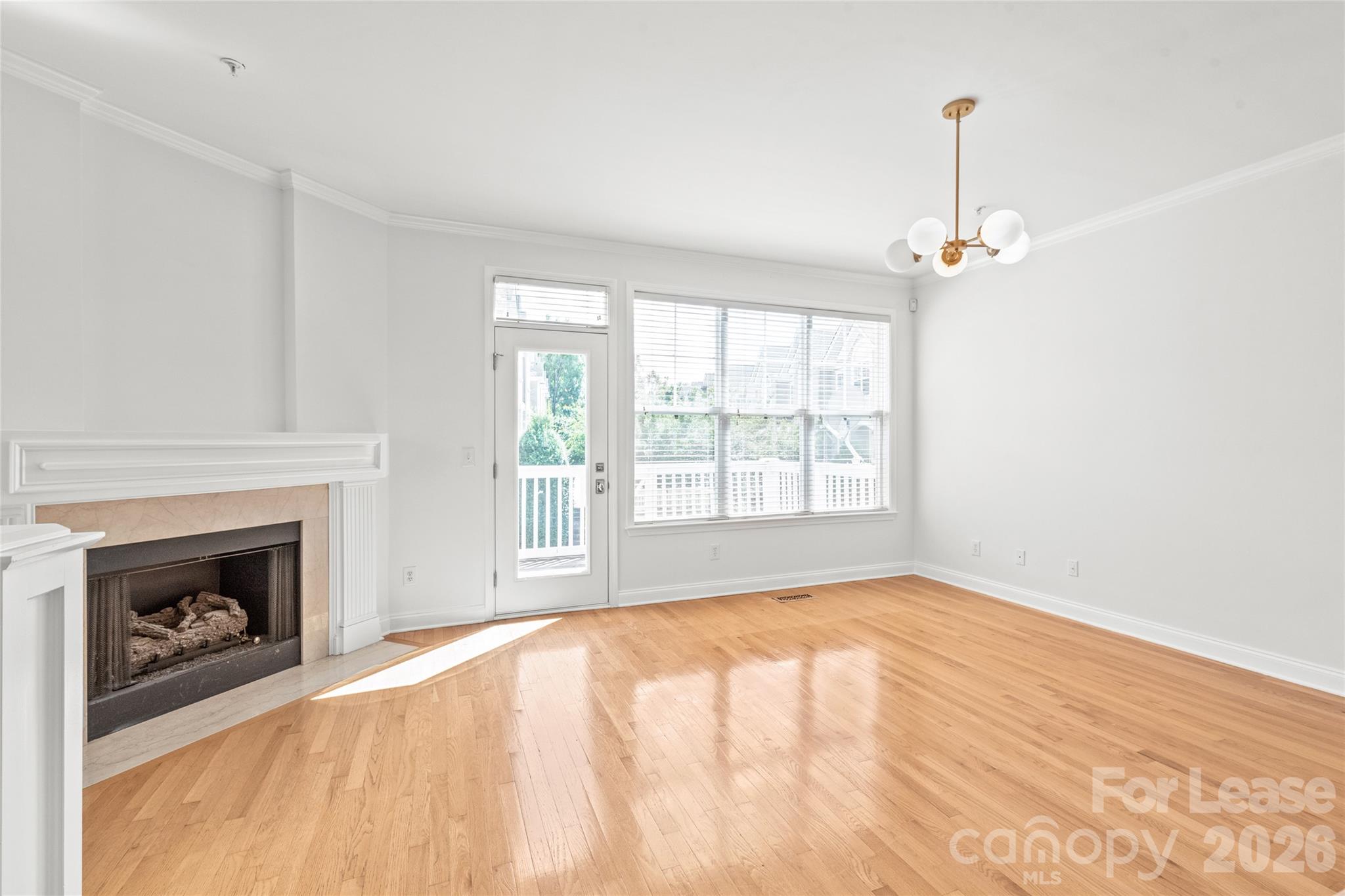 821 W 4th Street Property Photo 12