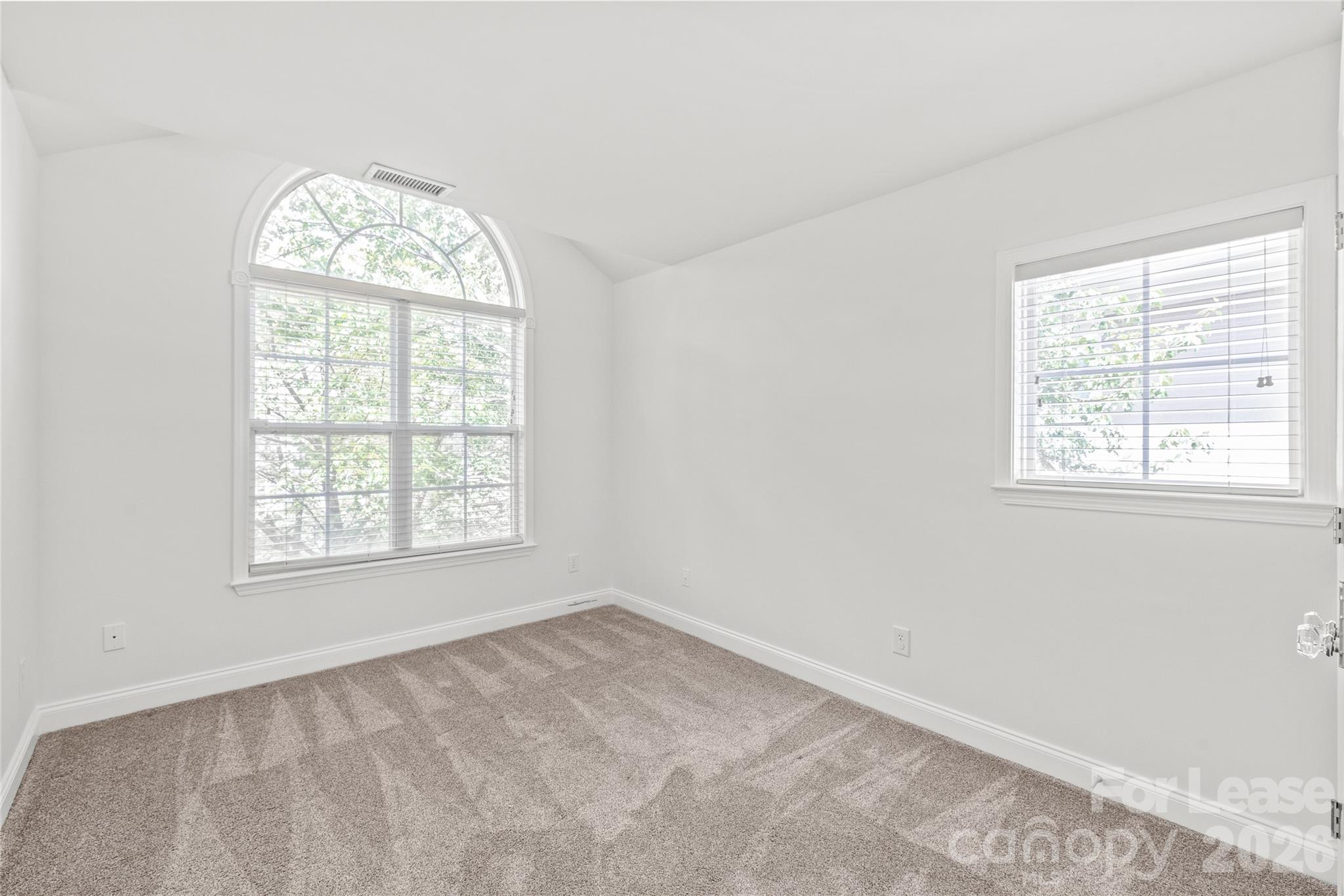 821 W 4th Street Property Photo 15