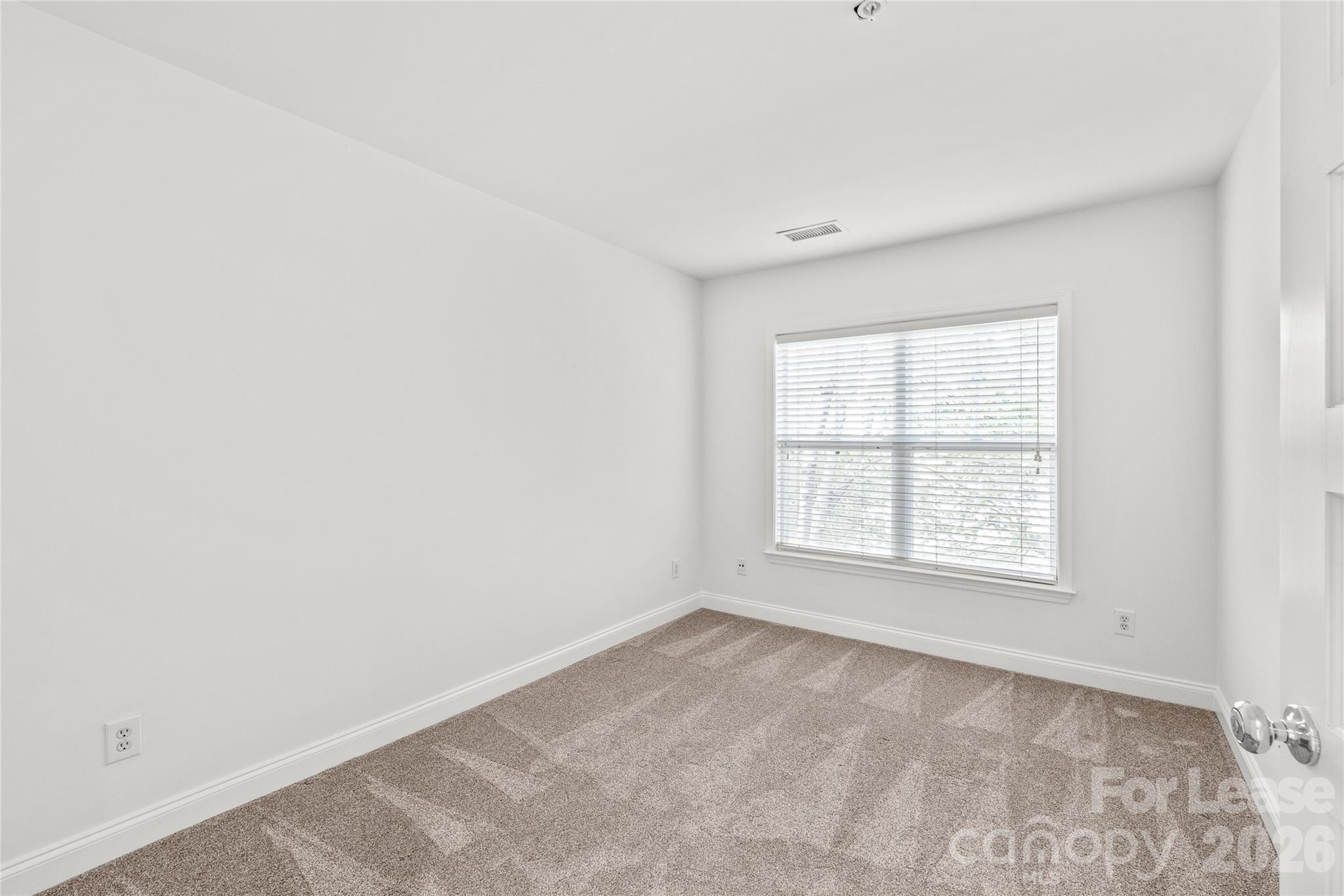 821 W 4th Street Property Photo 17