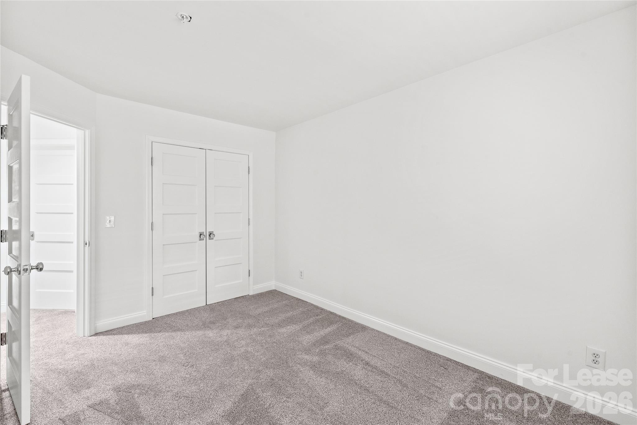 821 W 4th Street Property Photo 18