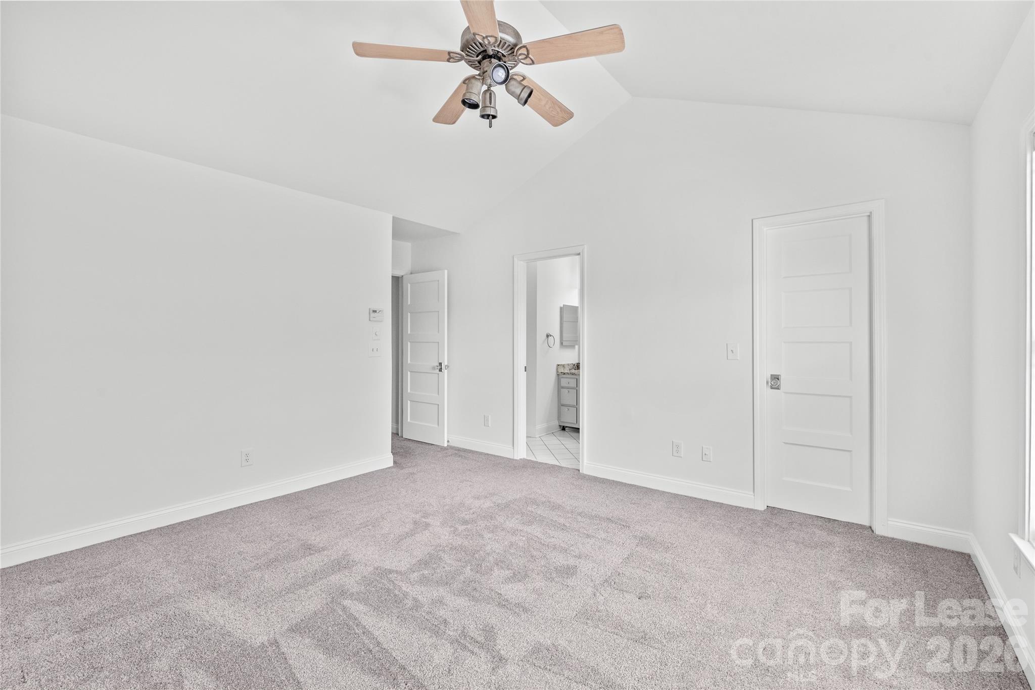 821 W 4th Street Property Photo 21