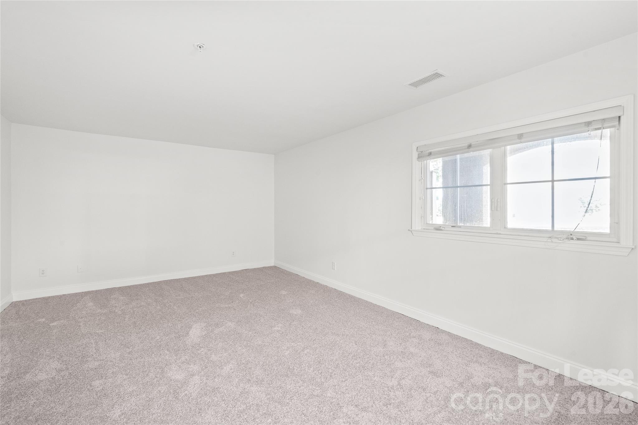 821 W 4th Street Property Photo 25