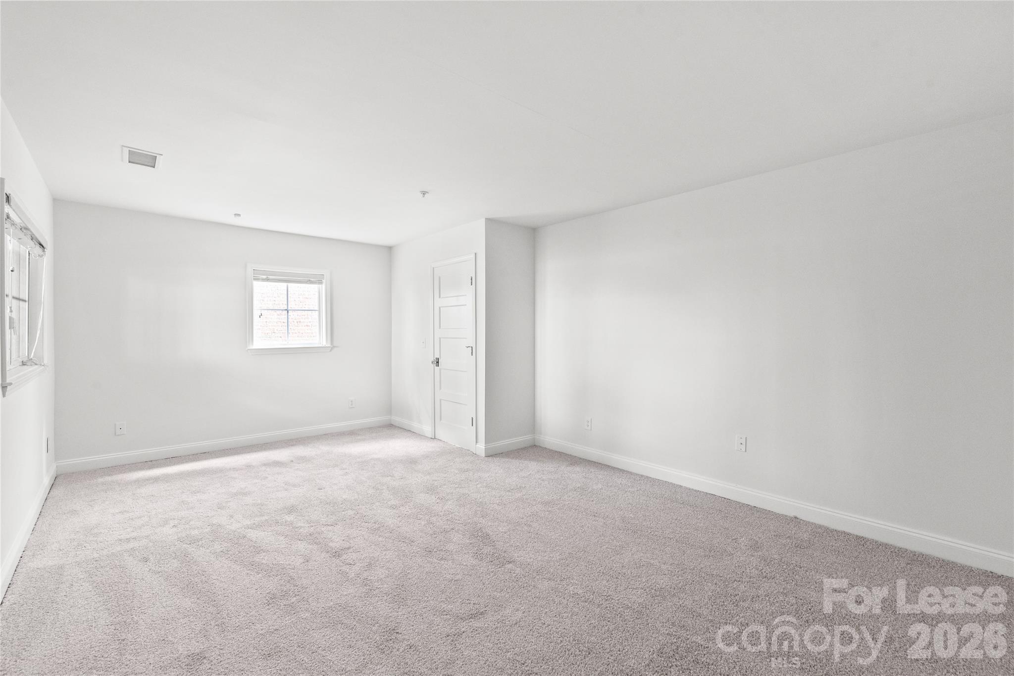821 W 4th Street Property Photo 26