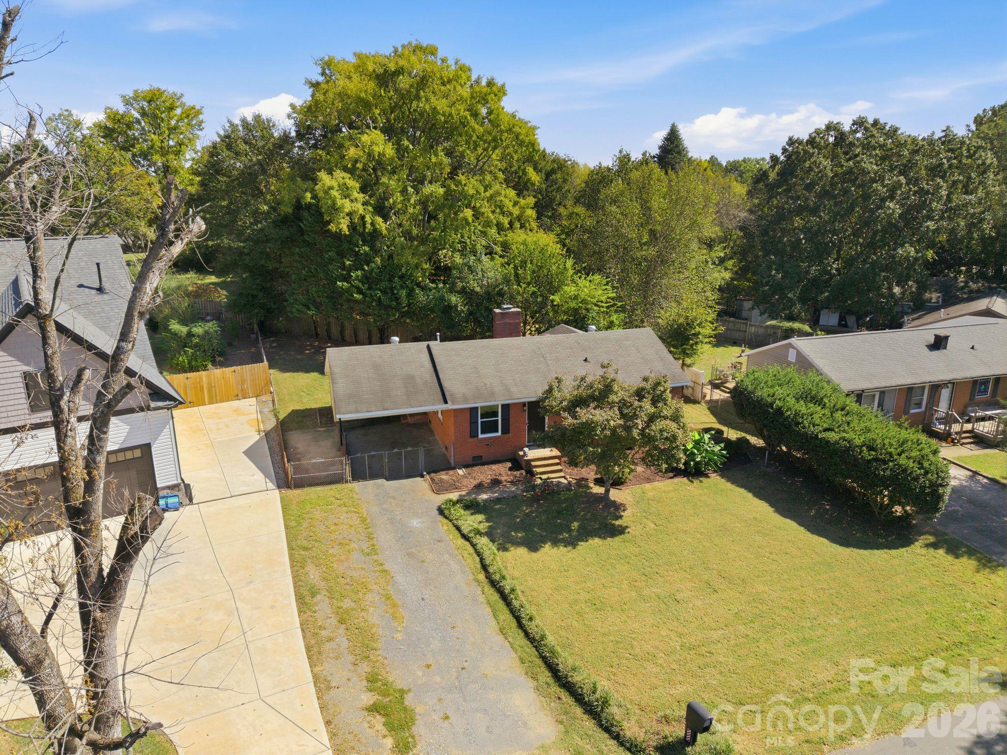 232 Eden Circle Property Photo 3