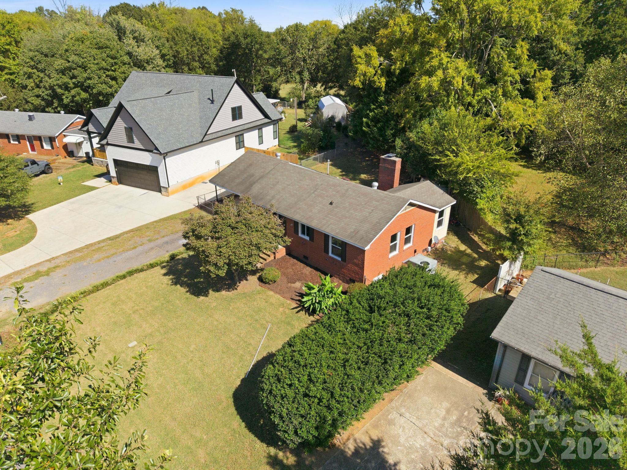 232 Eden Circle Property Photo 4