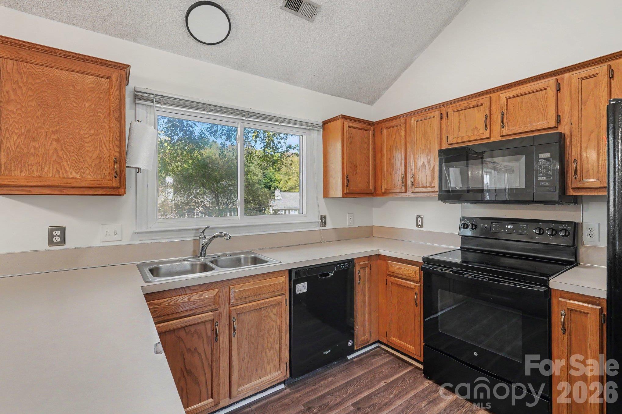 1279 Willowbreeze Court Property Photo 7
