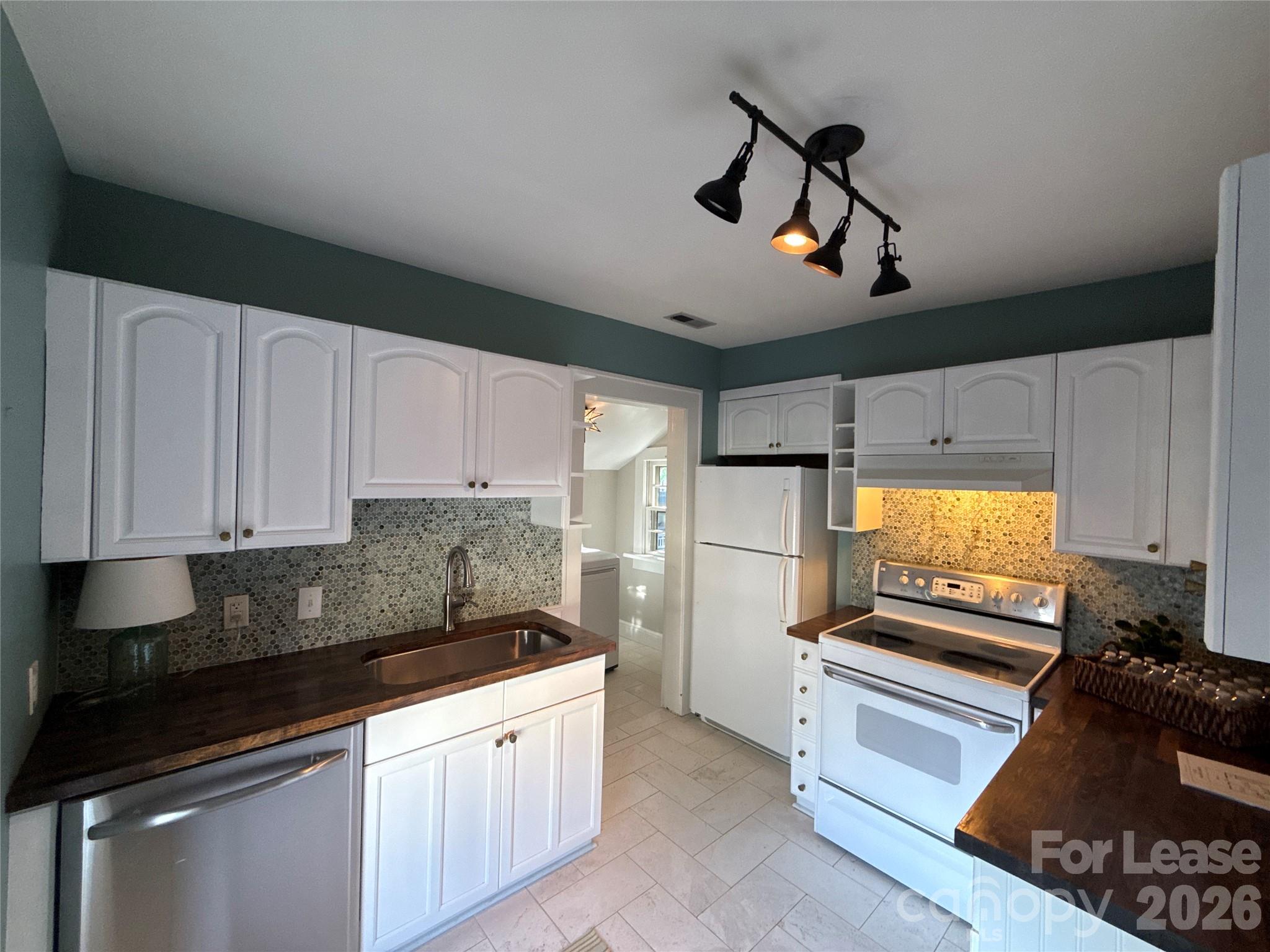 1511 Cleveland Avenue B Property Photo 4