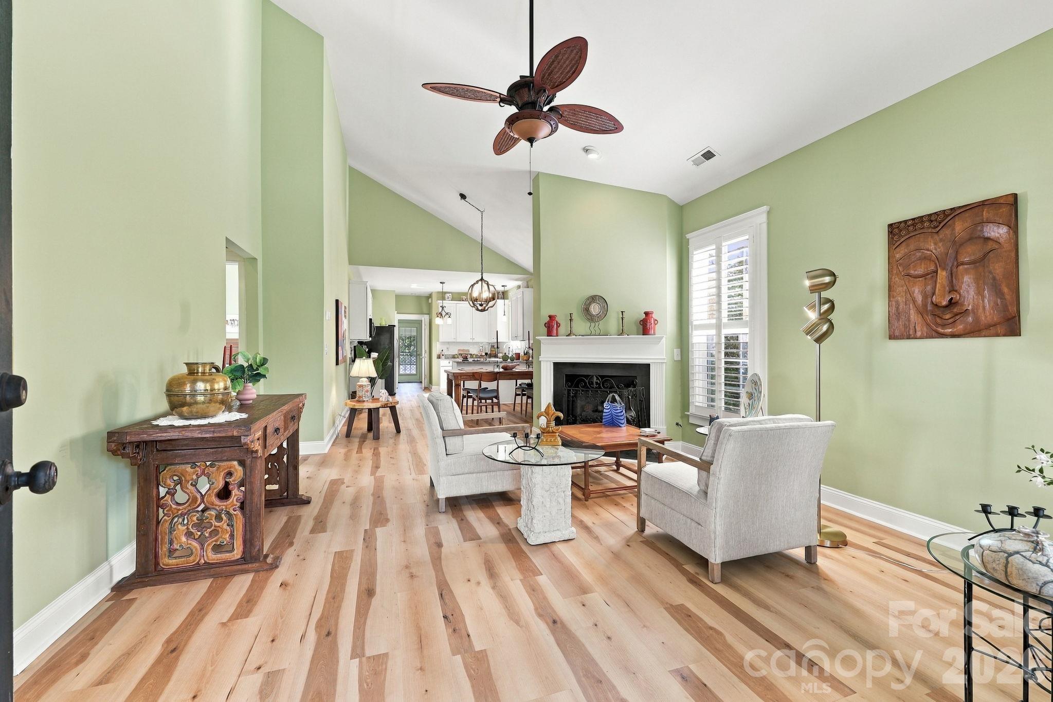 334 Center Drive Property Photo 4