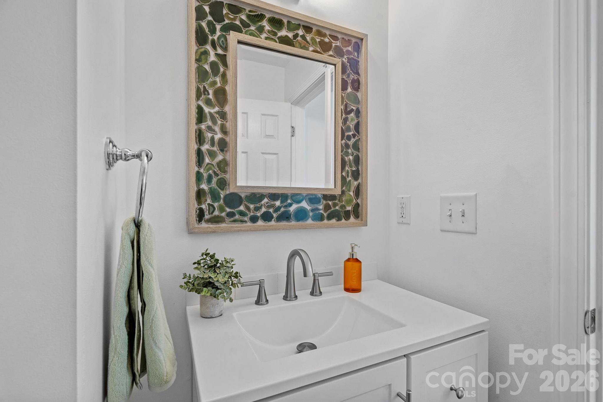 15744 Trenton Place Road Property Photo 13