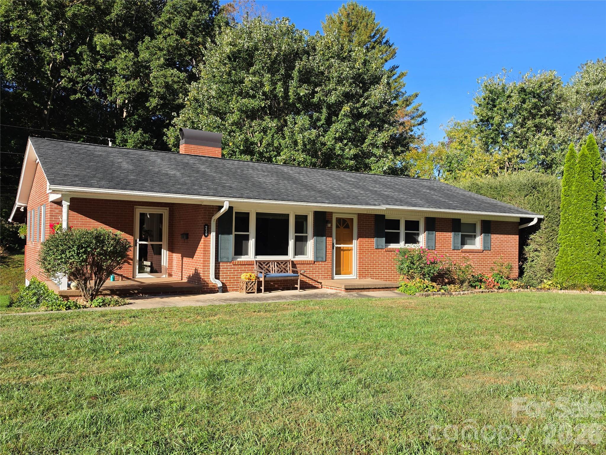230 Rhoda Street Property Photo 1